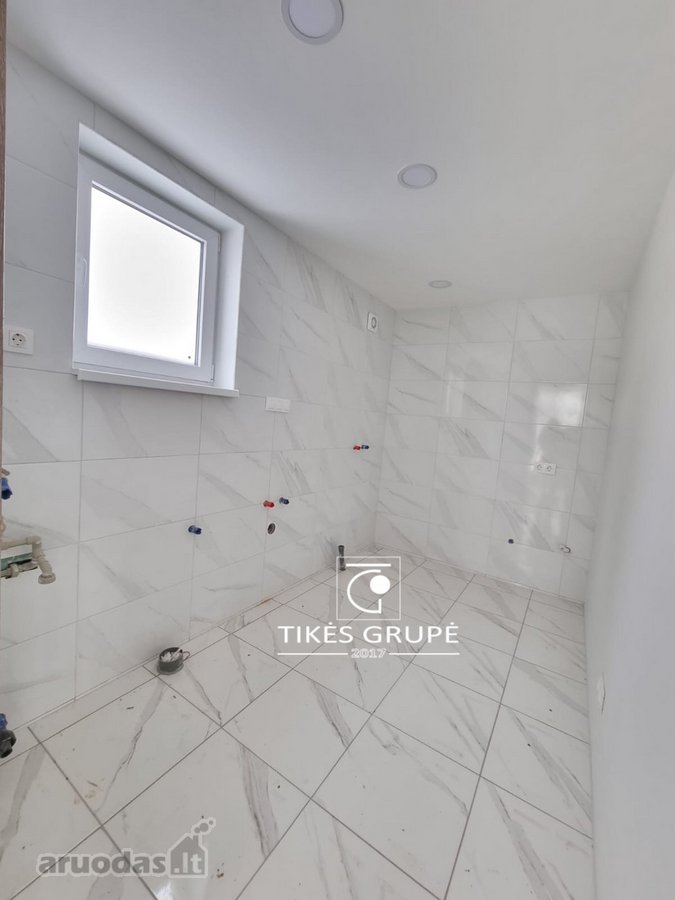 Klaipėdos raj., Vaitelių soduose parduodamas karkasinis gyvenamas namas 50,39 kv,m., ūkinio namo dalis 72 kv., dalinis įrengimas