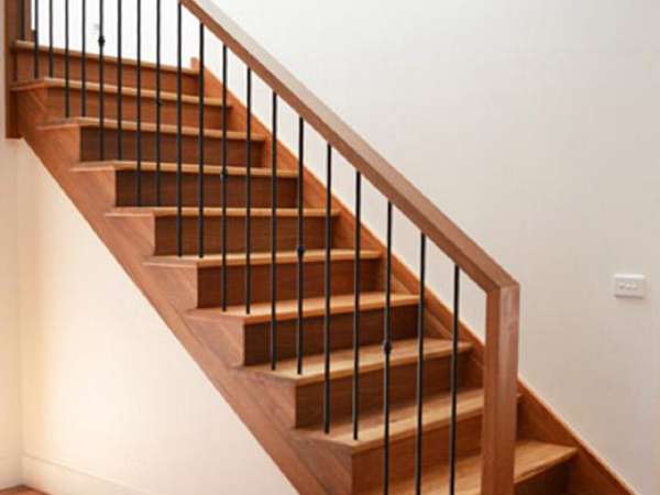 Stalių brigada kokybiškai atlieka medžio darbus