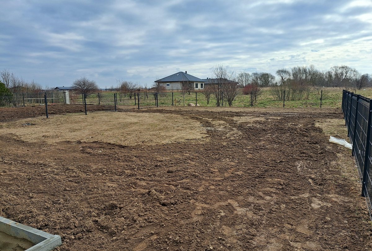 Parduodamas namas padarytas gyventi dviems šeimoms – iš “dviejų dalių”, po 64,55 kv/m.