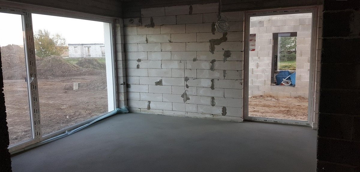 Parduodamas namas padarytas gyventi dviems šeimoms – iš “dviejų dalių”, po 64,55 kv/m.