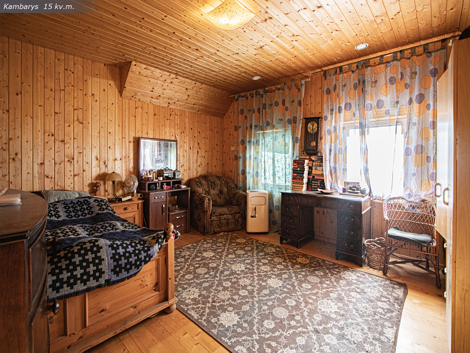 Šalia miško parduodama sodyba su rąstiniu namu