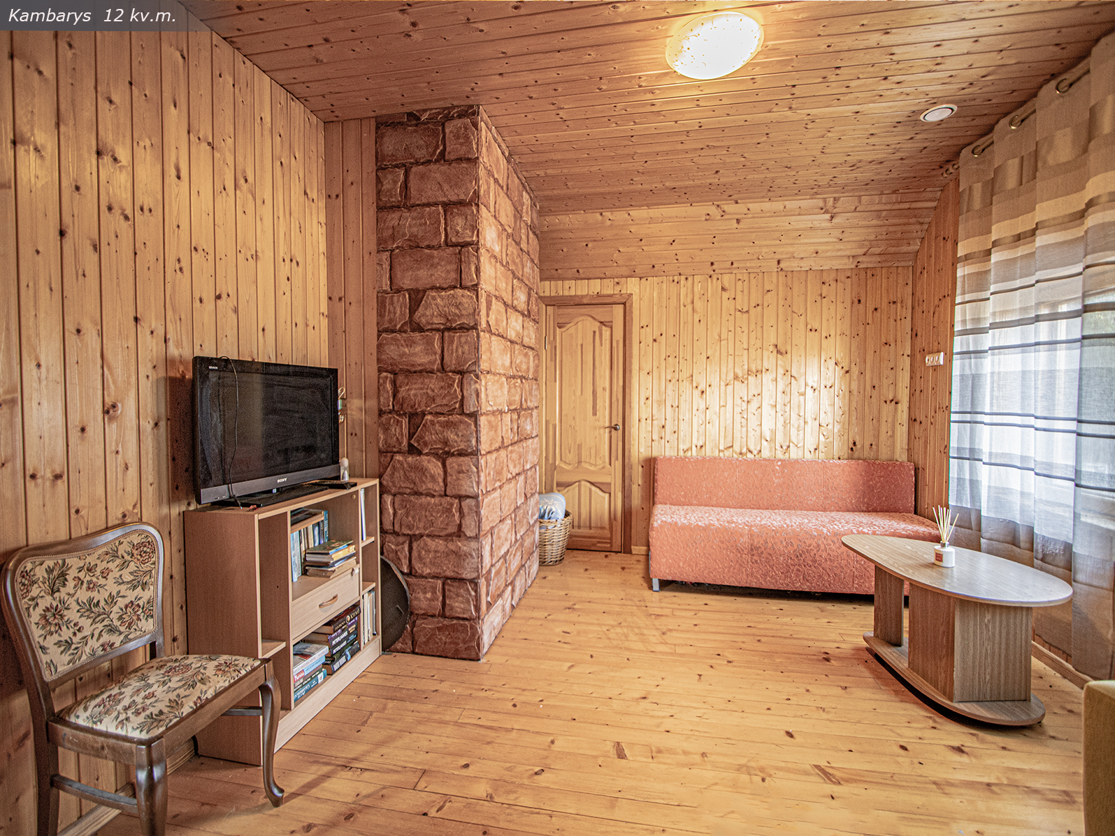 Šalia miško parduodama sodyba su rąstiniu namu