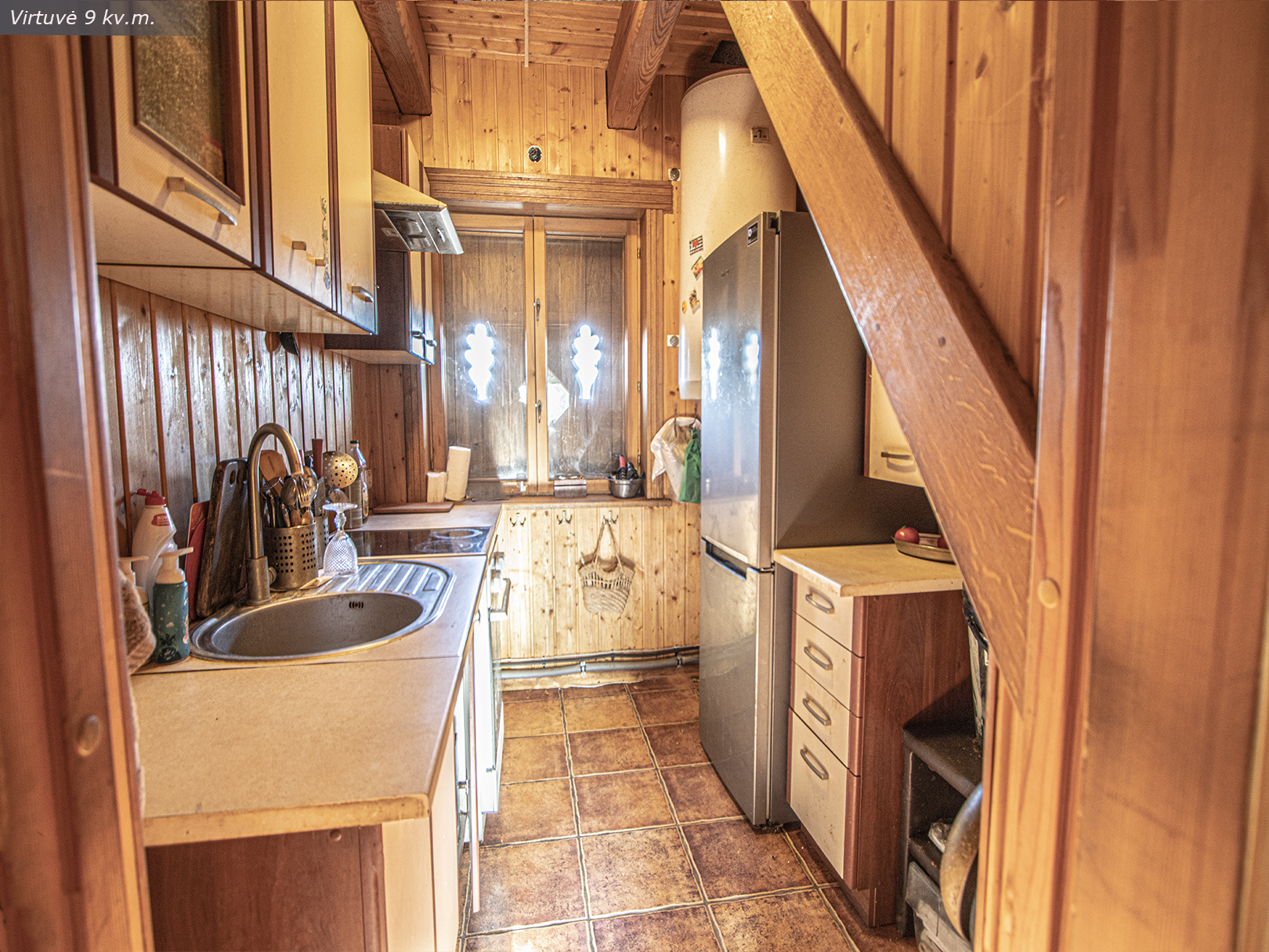 Šalia miško parduodama sodyba su rąstiniu namu