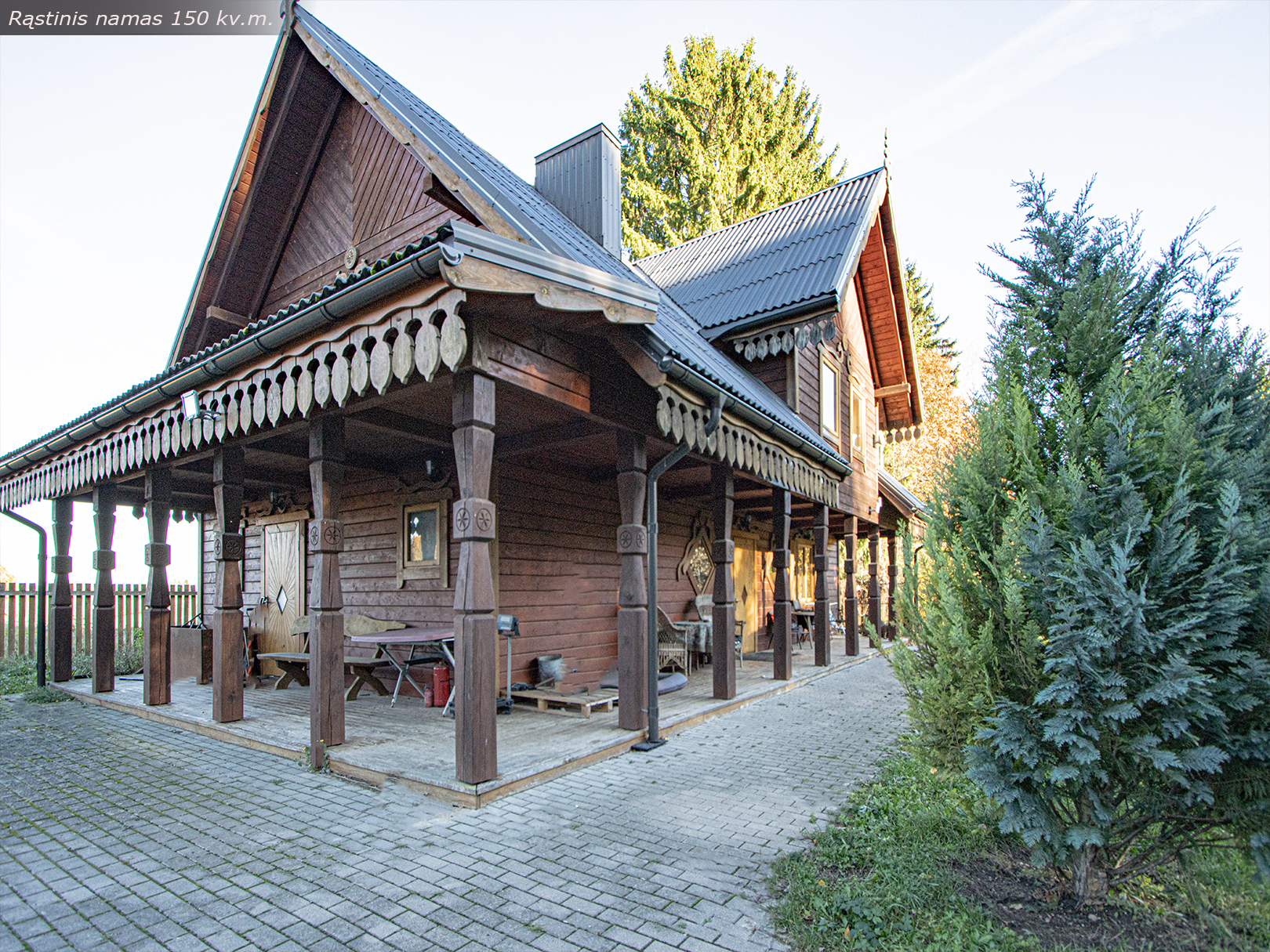 Šalia miško parduodama sodyba su rąstiniu namu