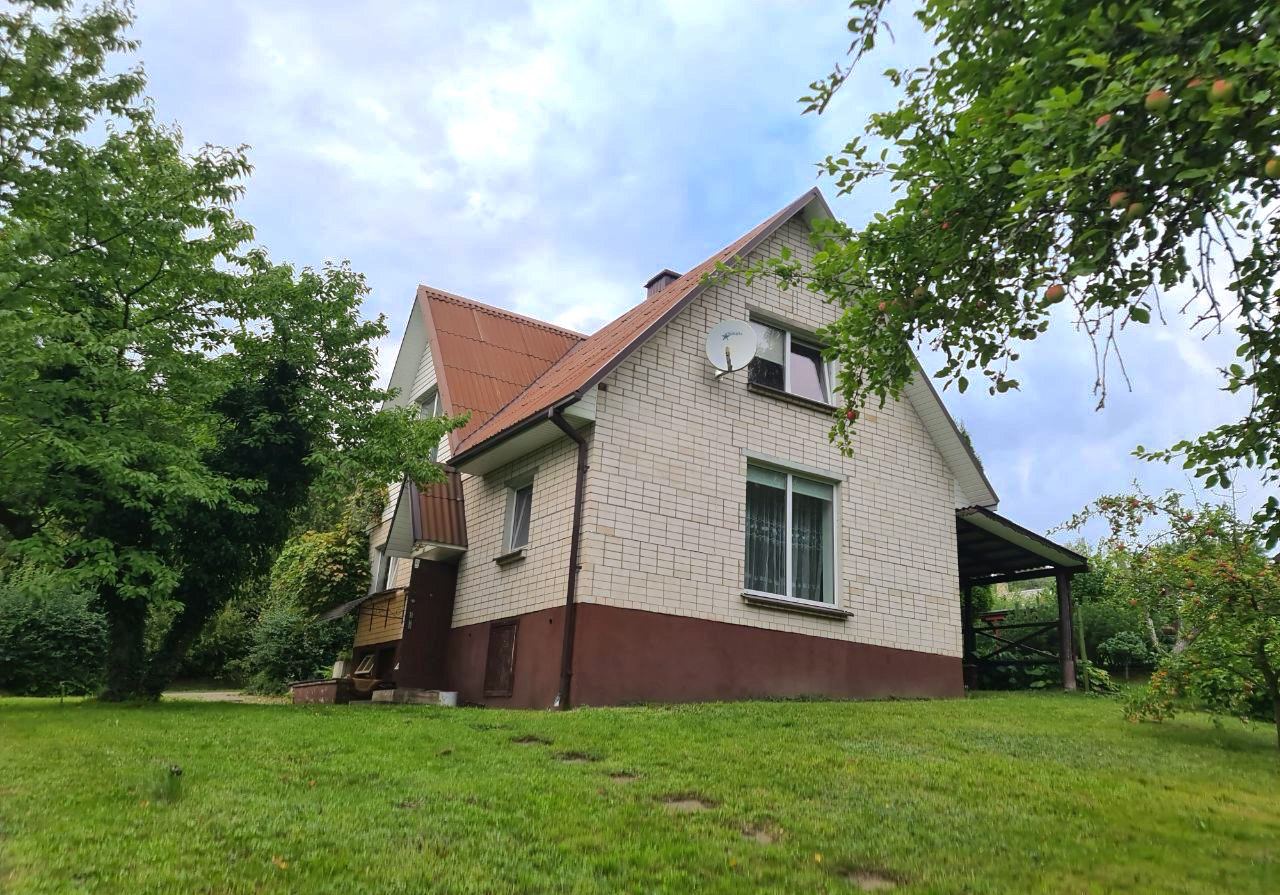 Namas Utenos r. Voverynės k.