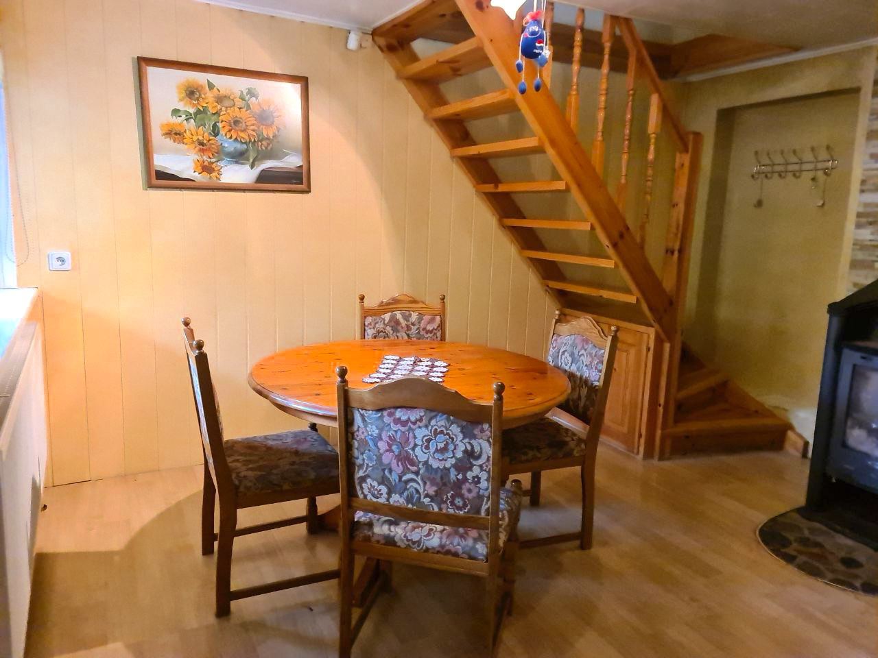 Namas Utenos r. Voverynės k.