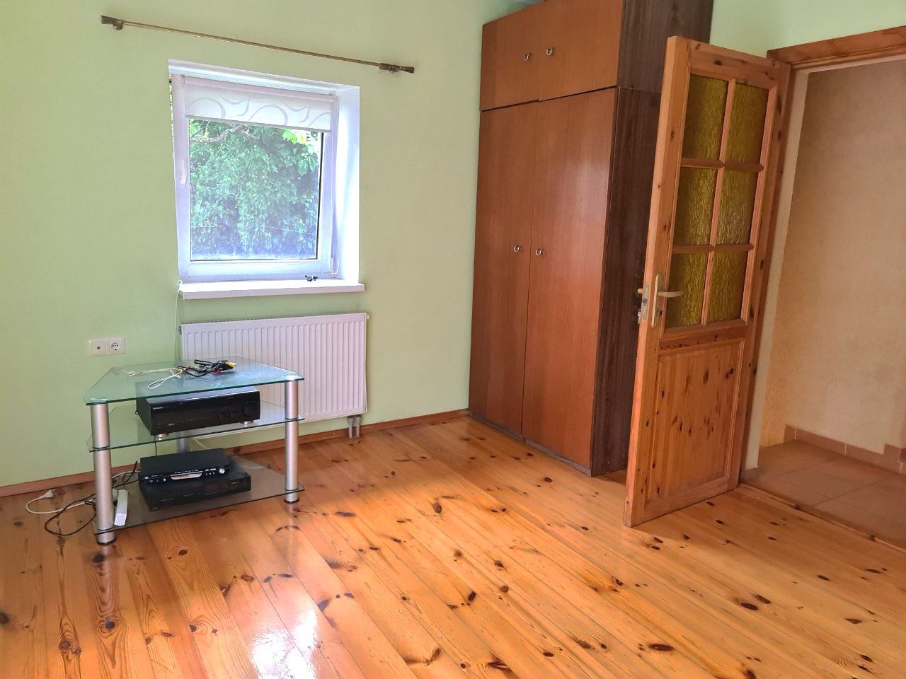 Namas Utenos r. Voverynės k.