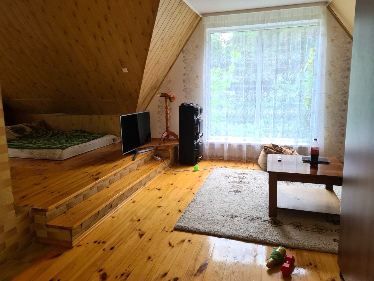 Namas Utenos r. Voverynės k.