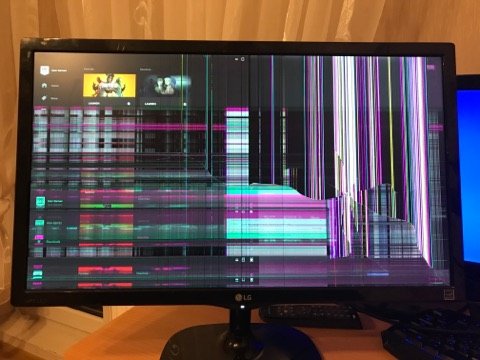 Superkam „LG” televizorius su dužusiais ar skilusiais ekranais gera kaina.