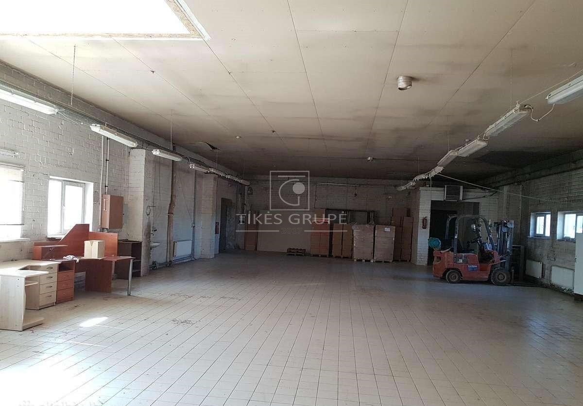 Gargžduose Statybininkų g., nuomojamos biuro / gamybinės / sandėliavimo patalpos.