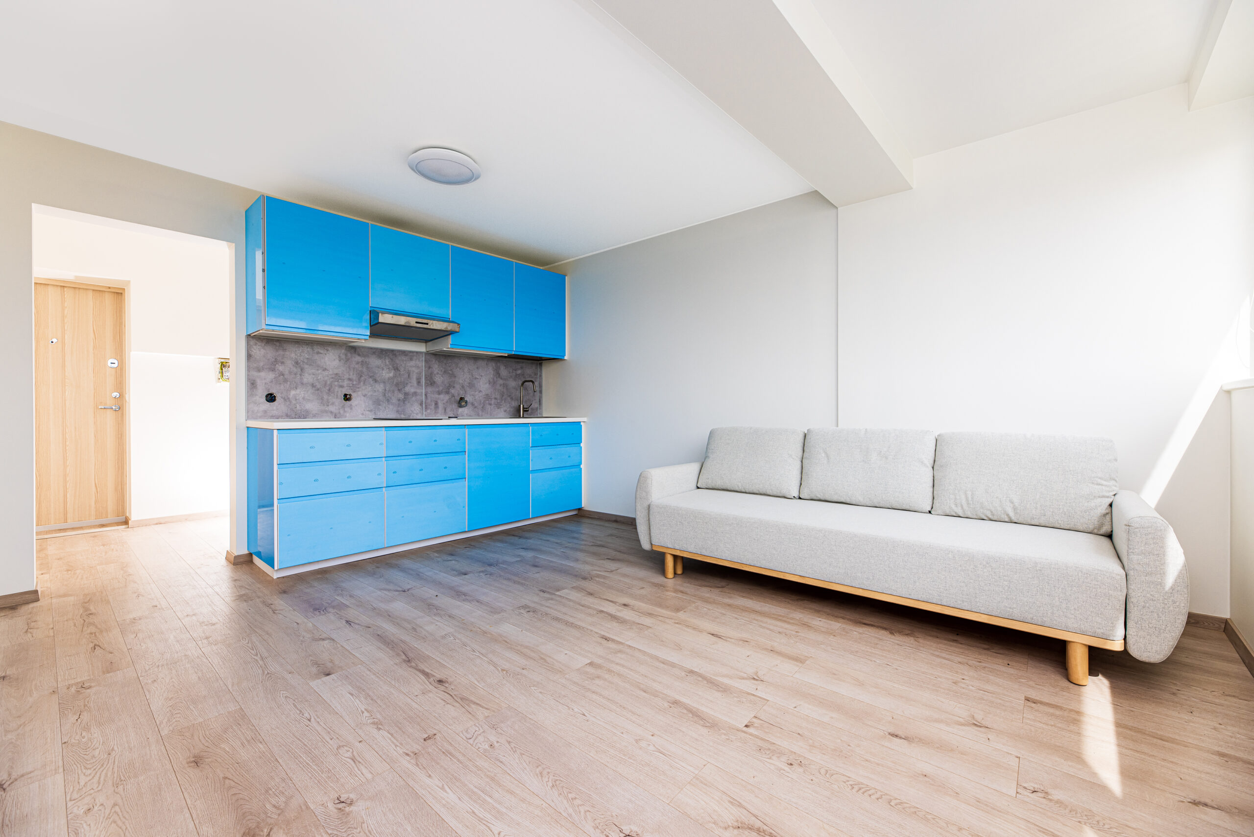 Parduodamas 1 kambario butas Šventojoje