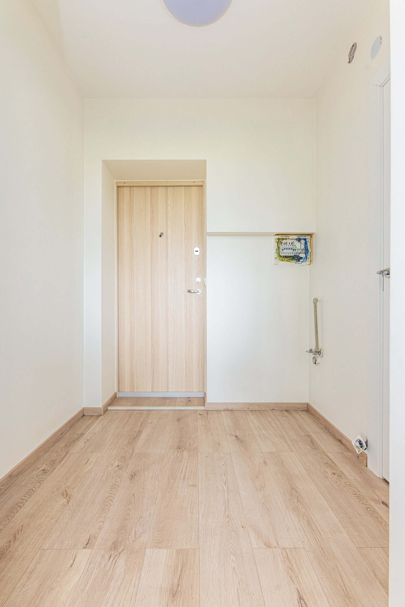 Parduodamas 1 kambario butas Šventojoje