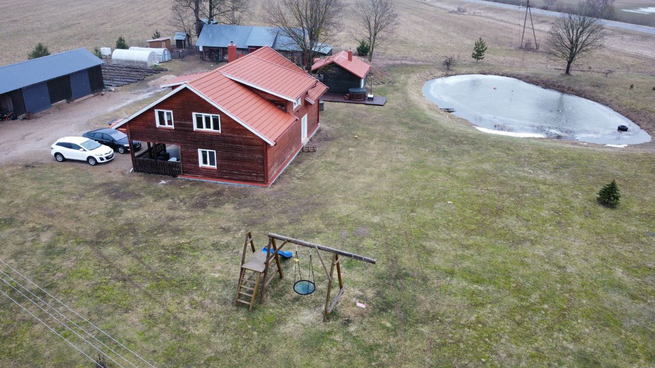 Atnaijintas Rąstinis Namas Biržų raj.
