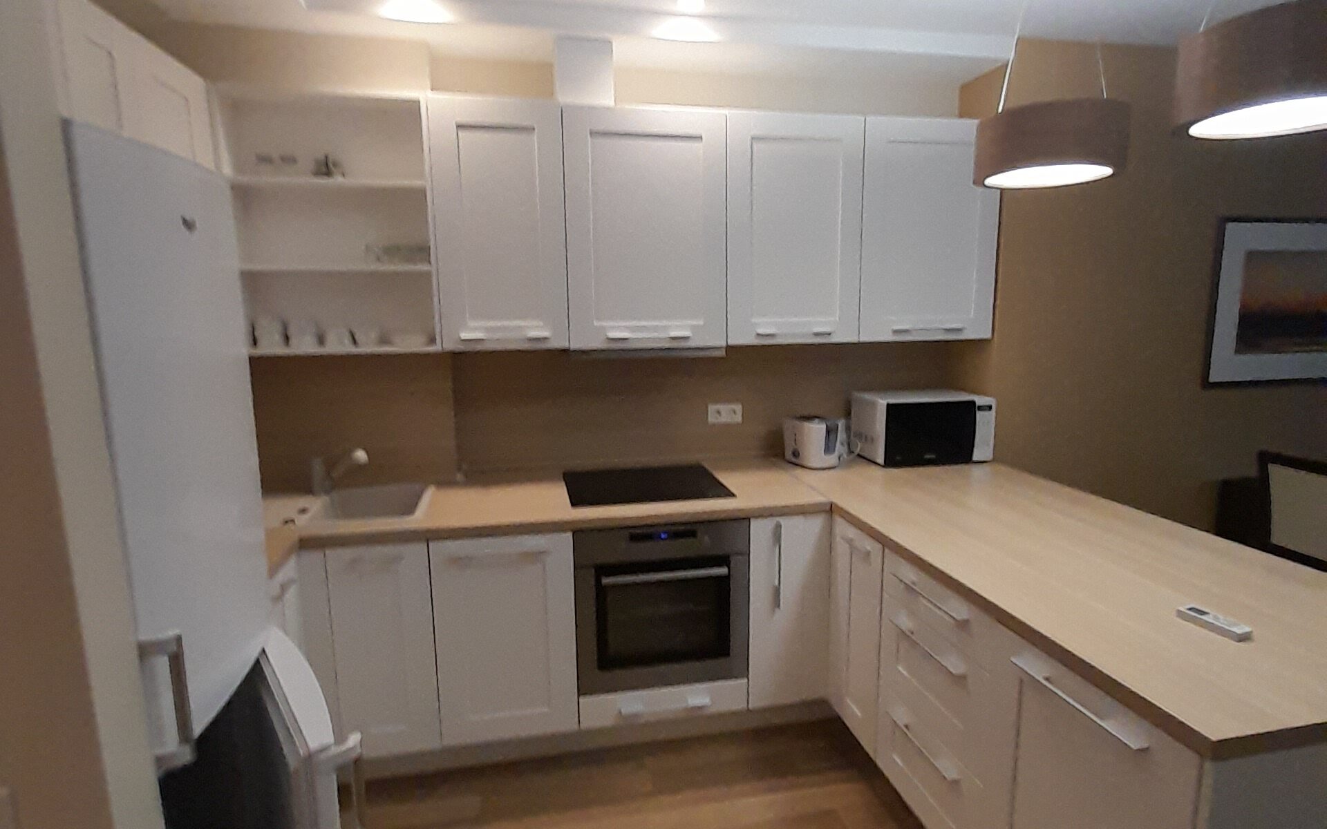 Nuomojamas 74 kv.m. 3 kambarių apartamentai Klaipėdos miesto centre Šaulių g, šalia Lietuvininkų aikštė