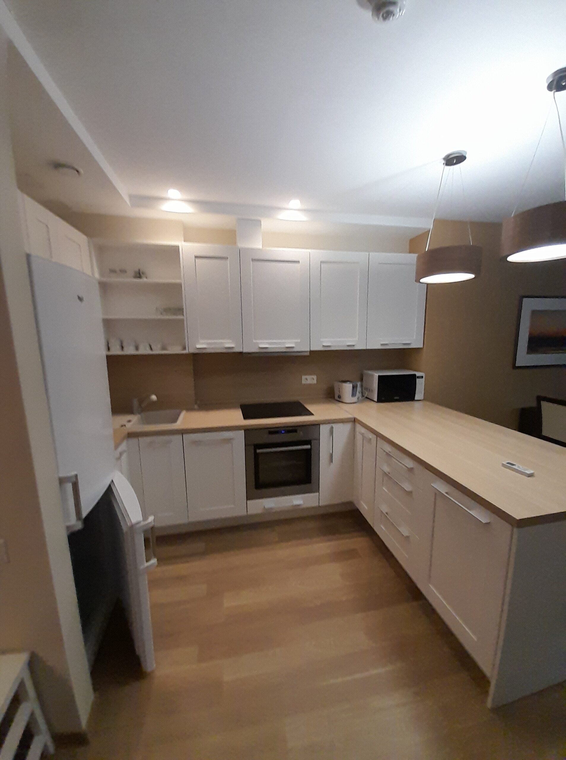 Nuomojamas 74 kv.m. 3 kambarių apartamentai Klaipėdos miesto centre Šaulių g, šalia Lietuvininkų aikštė