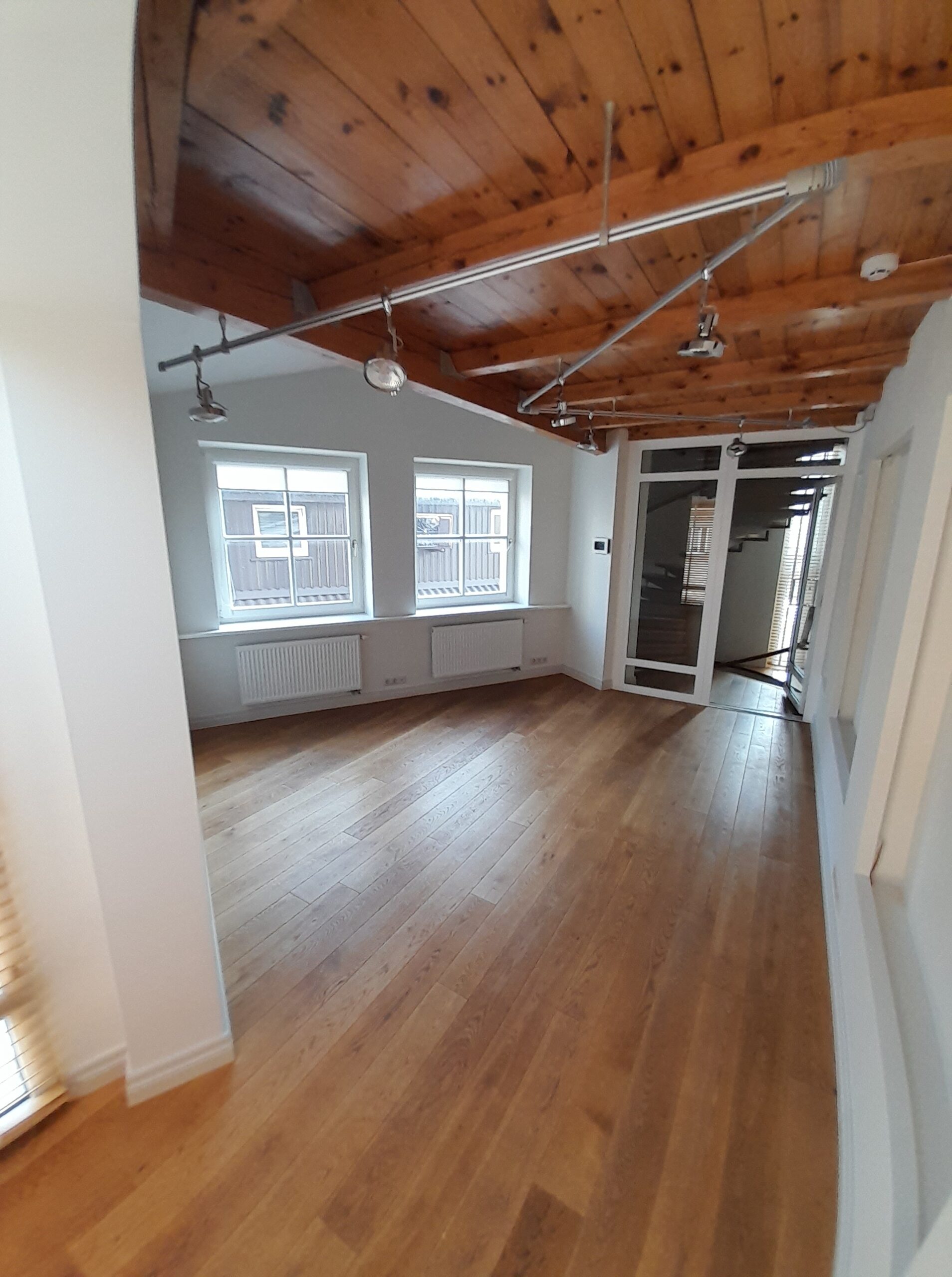 Parduodamos 58 kv.m. Gyvenamosios / Studijos patalpos