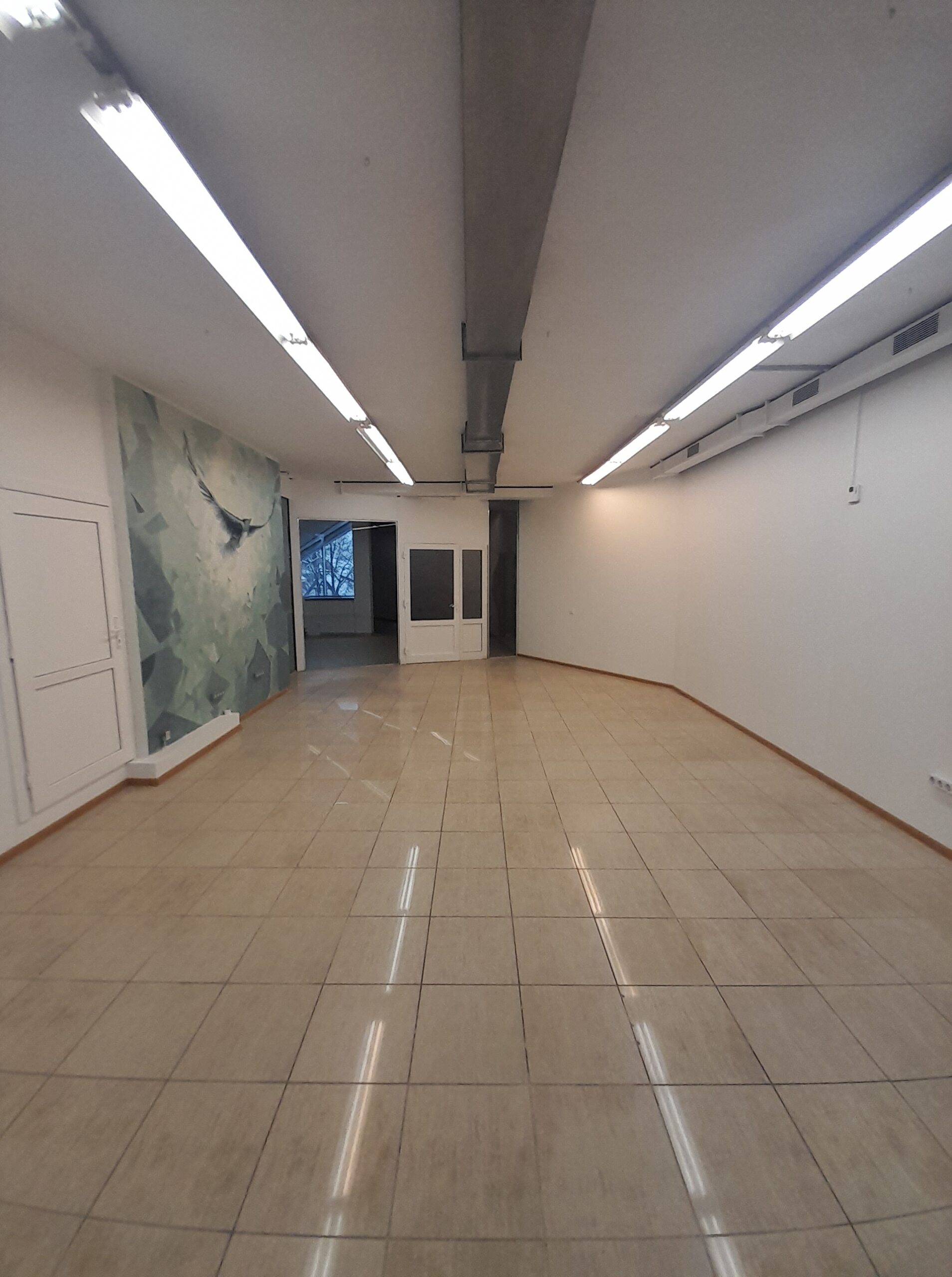 Išnuomojamos 55 kv.m. Grožio – paslaugų studijai patalpos trečiame aukšte Tiltų g.