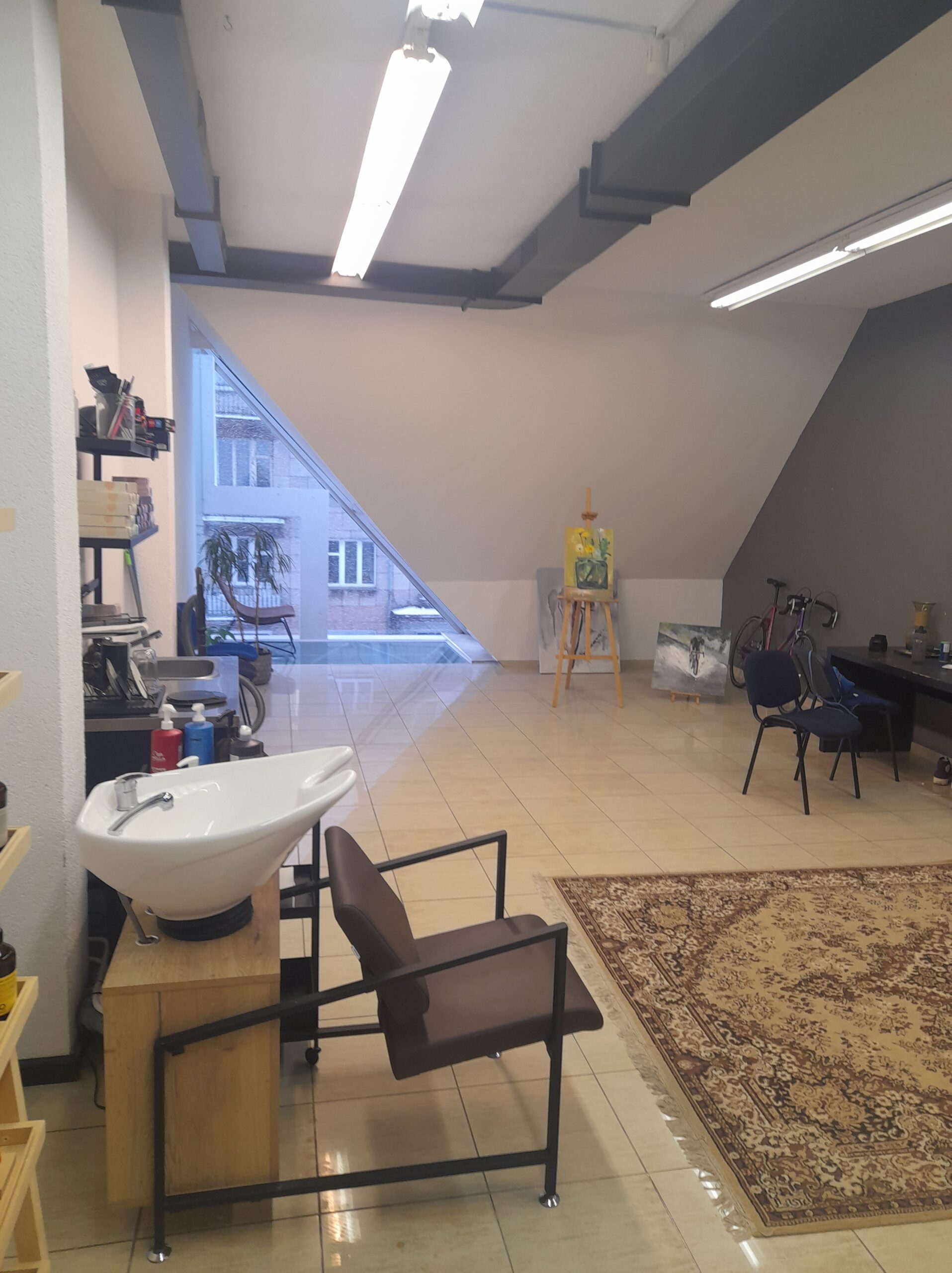 Išnuomojamos grožio studijos patalpos trečiame aukšte