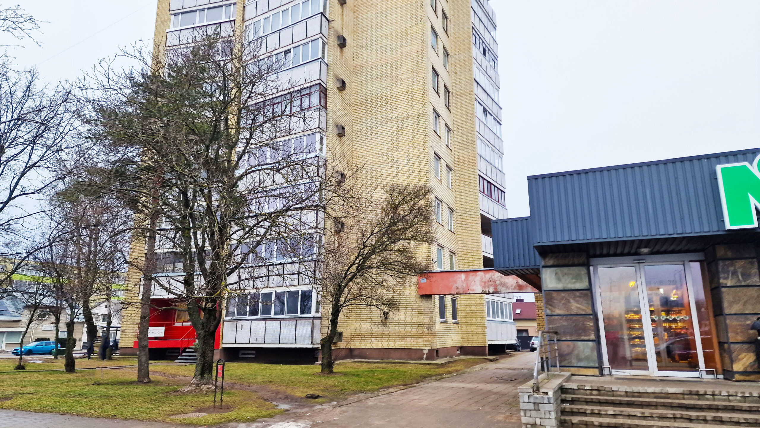 Parduodamas  2 kambarių butas, reikalingas kapitalinis remontas, Beržų g. 25, Panevėžyje.