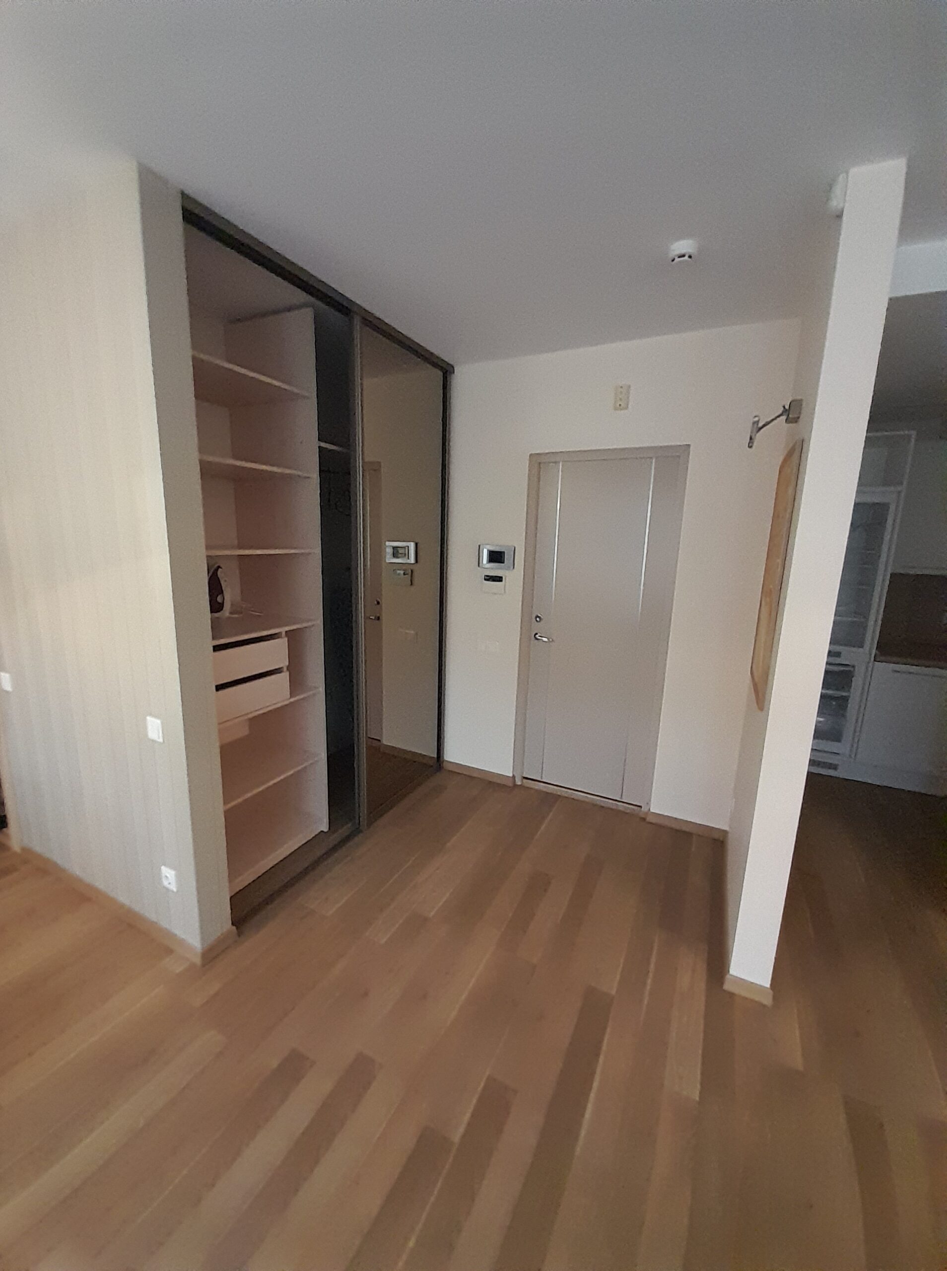 Nuomojamas 82,33 kv.m. 3 k apartamentai Klaipėdos miesto centre