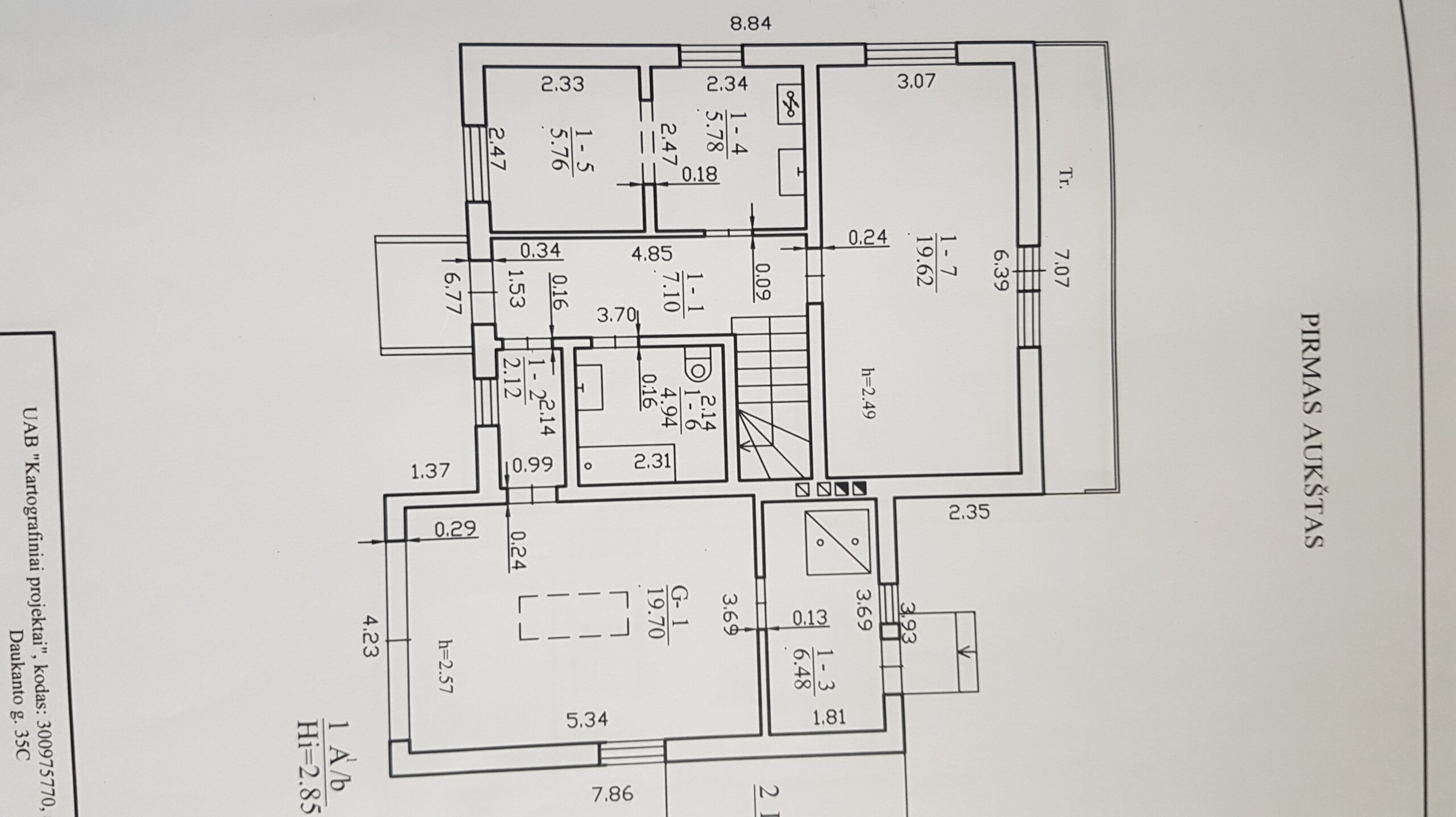 Parduodamas gyvenamasis namas su garažu ir 6 arais žemės