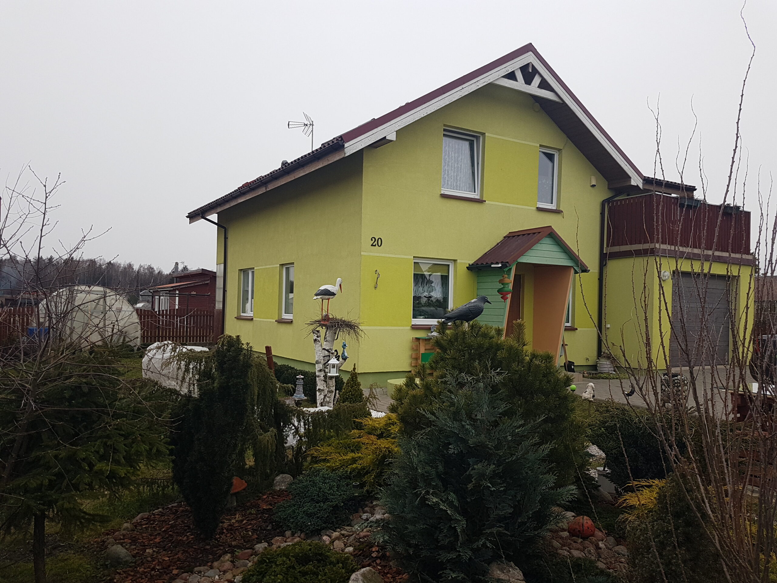 Parduodamas gyvenamasis namas su garažu ir 6 arais žemės