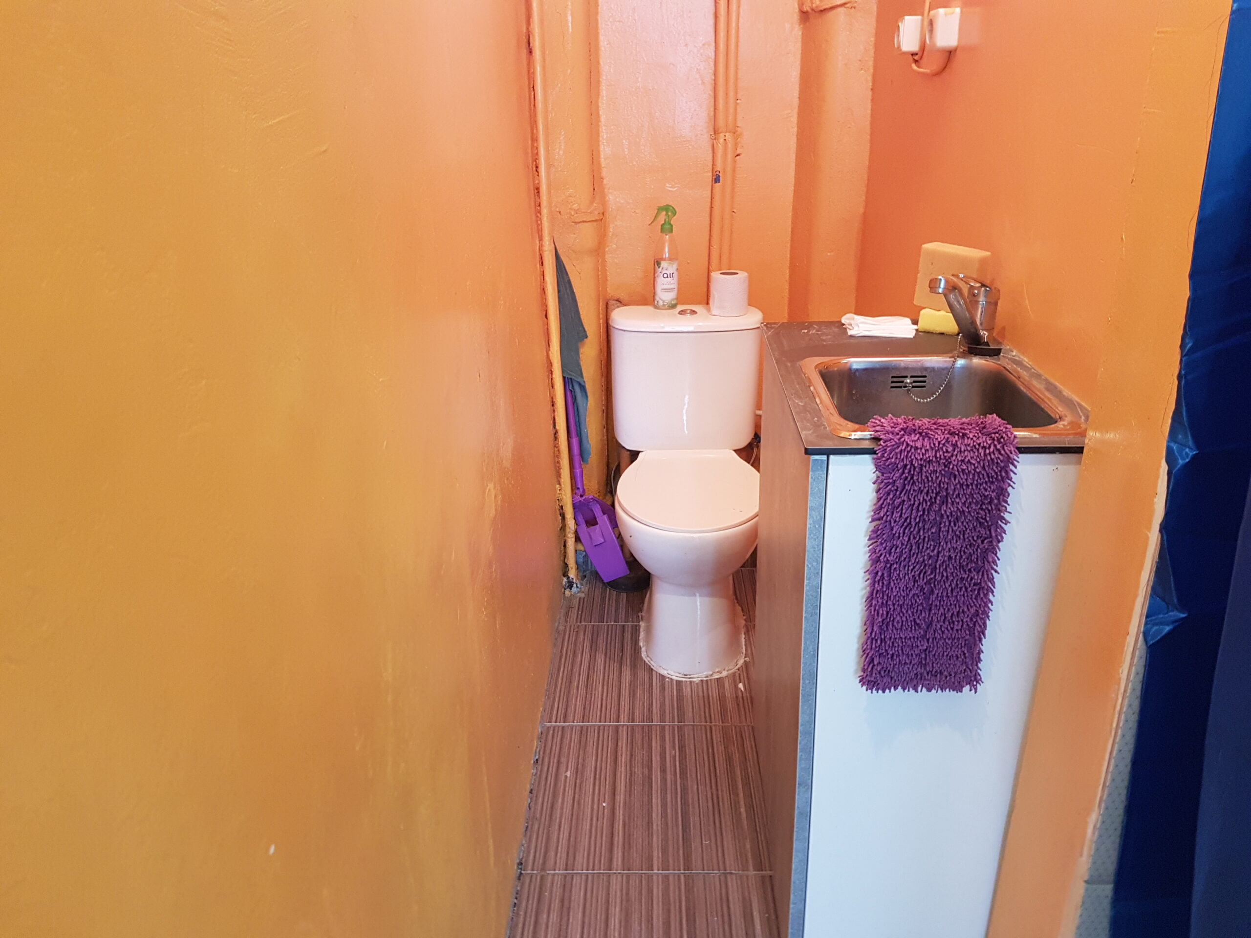 Parduodamas suremontuotas bendrabučio bloko 1 kambarys