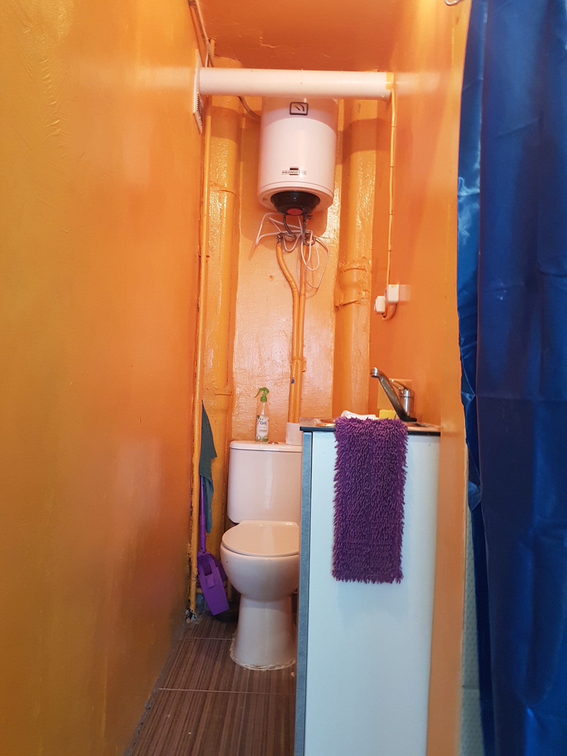 Parduodamas suremontuotas bendrabučio bloko 1 kambarys