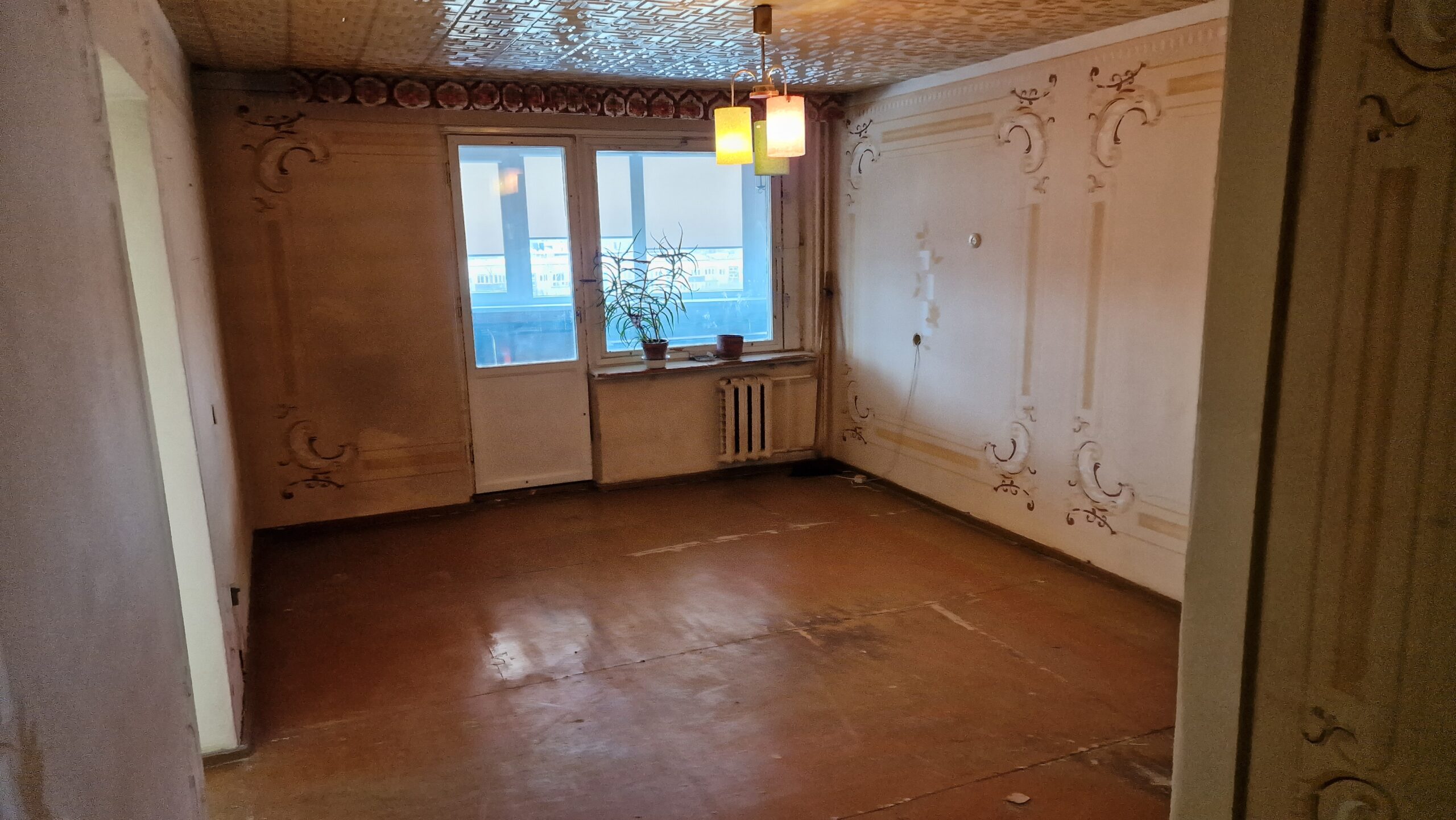 Parduodamas  2 kambarių butas, reikalingas kapitalinis remontas, Beržų g. 25, Panevėžyje.