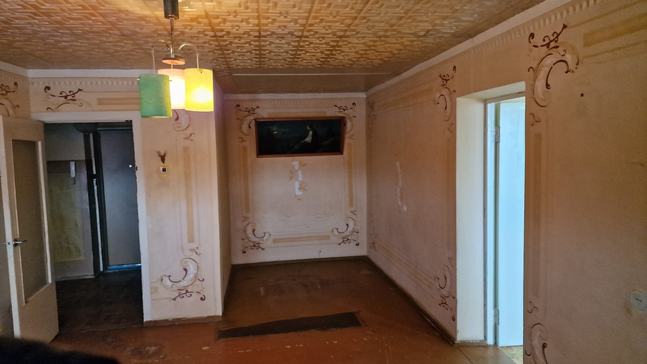 Parduodamas  2 kambarių butas, reikalingas kapitalinis remontas, Beržų g. 25, Panevėžyje.