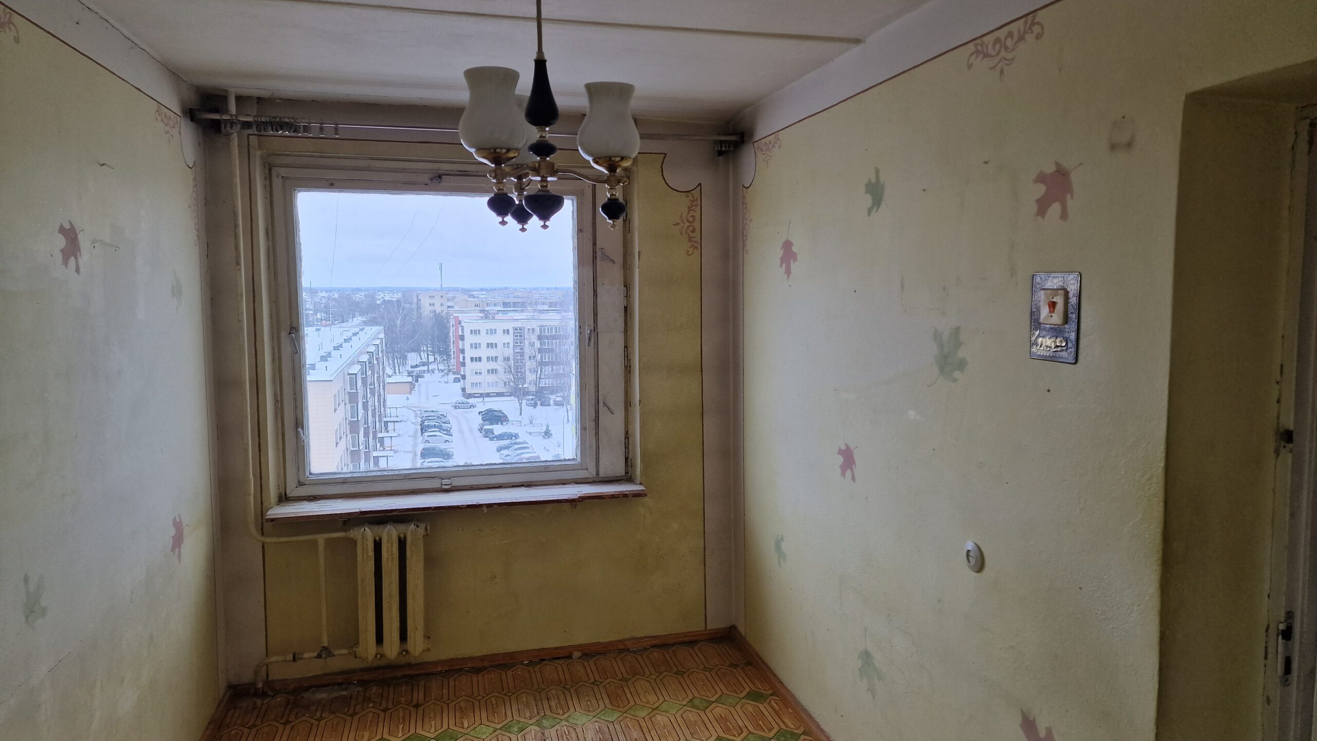 Parduodamas  2 kambarių butas, reikalingas kapitalinis remontas, Beržų g. 25, Panevėžyje.