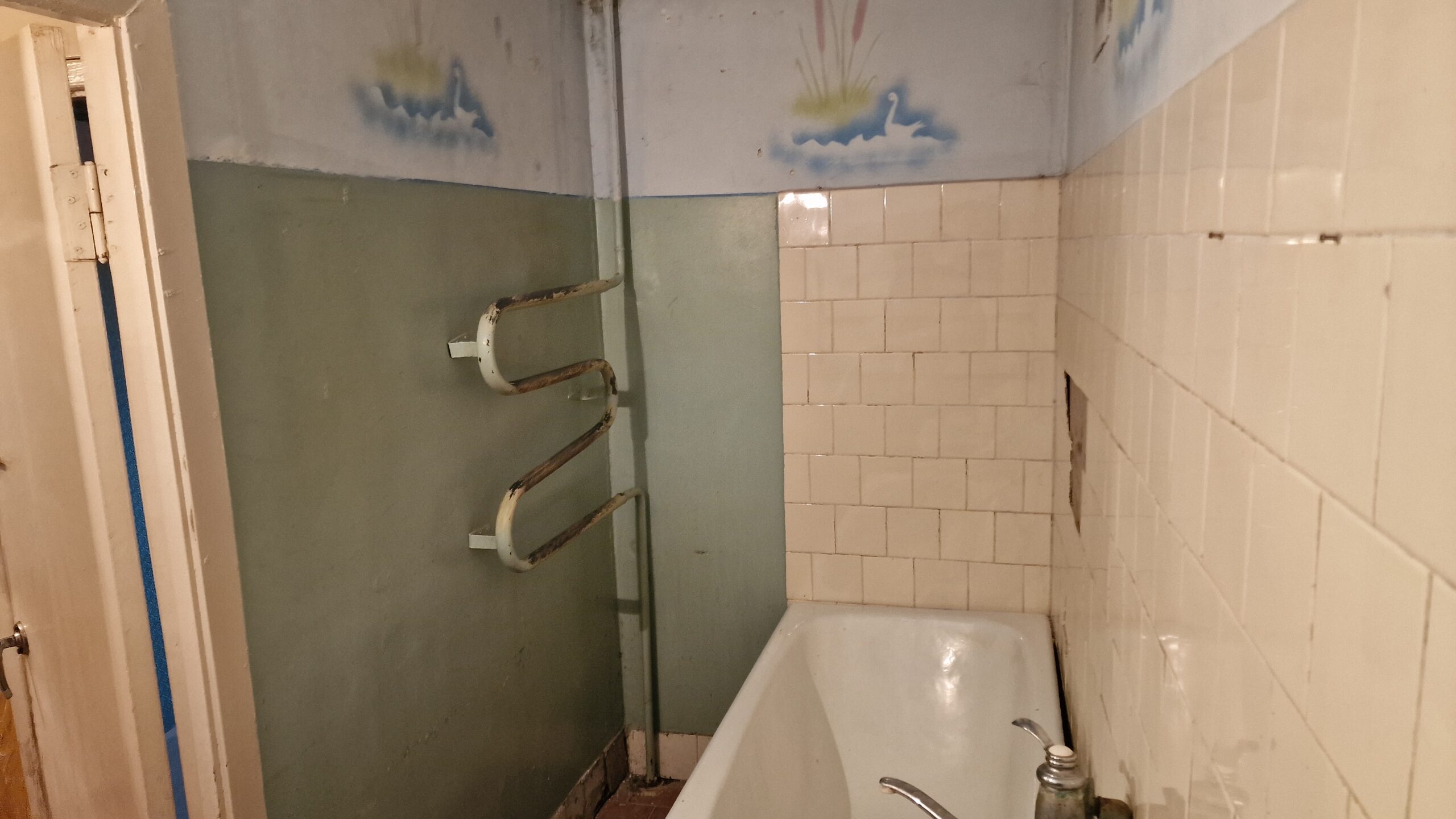 Parduodamas  2 kambarių butas, reikalingas kapitalinis remontas, Beržų g. 25, Panevėžyje.