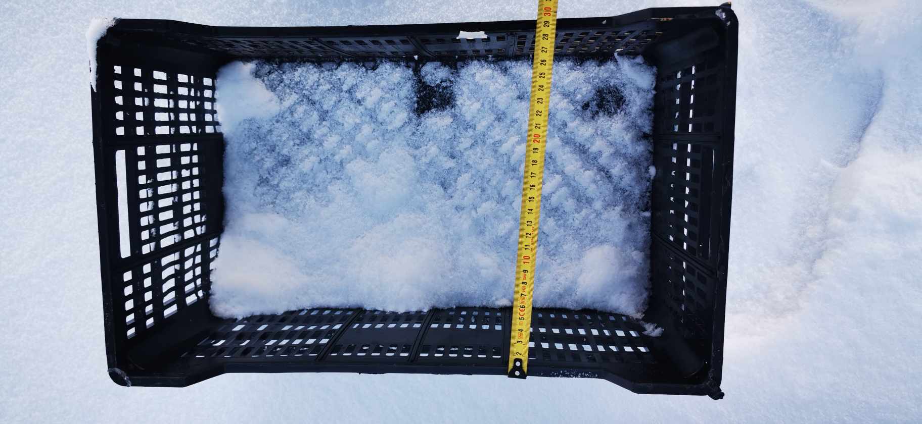 Įvairių dydžių plastikinės dėžutės