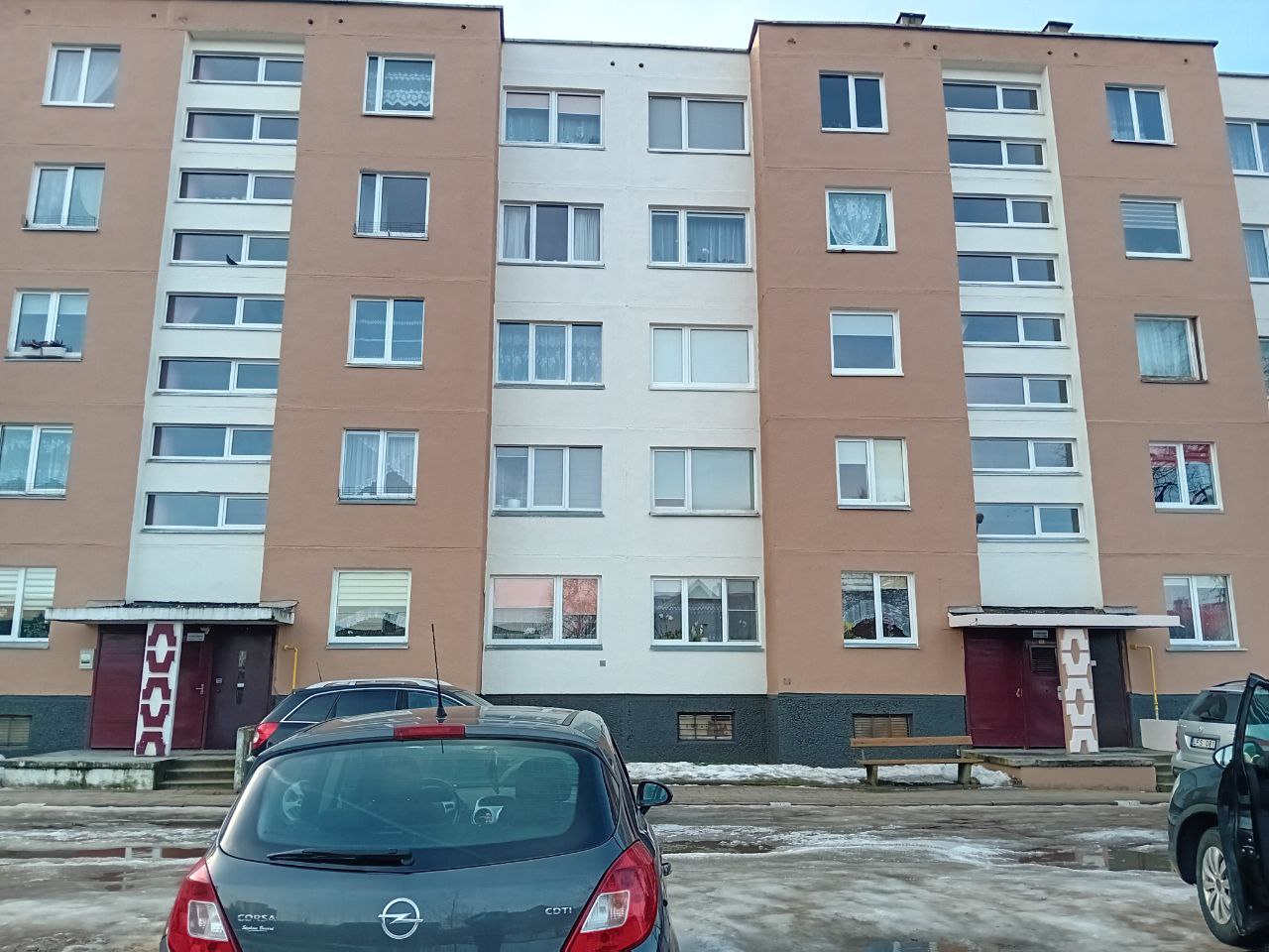 Radviliškio miesto centre parduodamas 1 k. butas