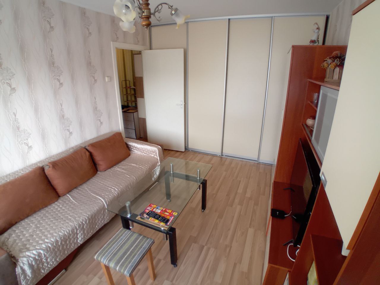 Radviliškio miesto centre parduodamas 1 k. butas