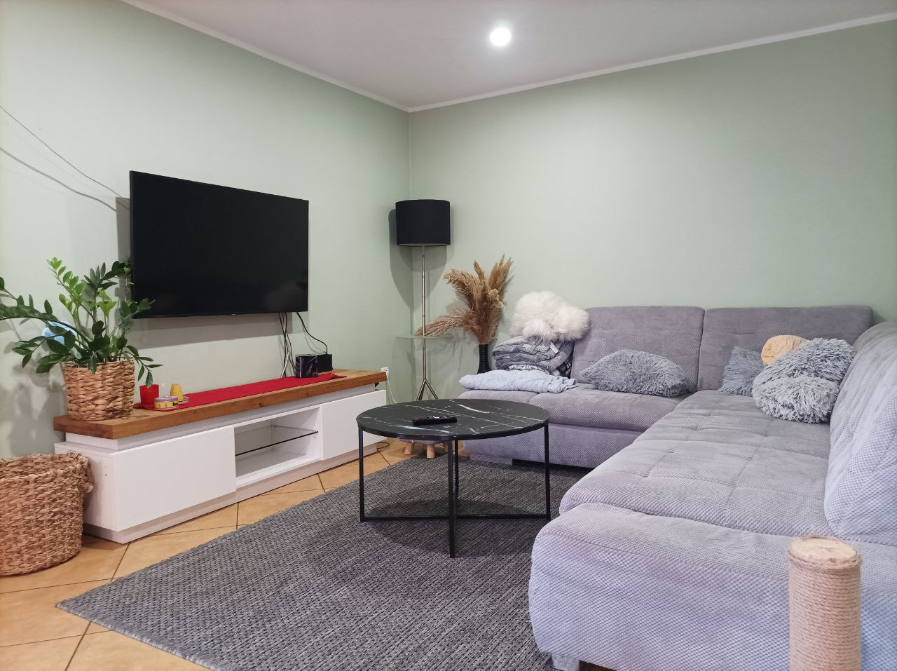 Atnaijintas Rąstinis Namas Biržų raj.