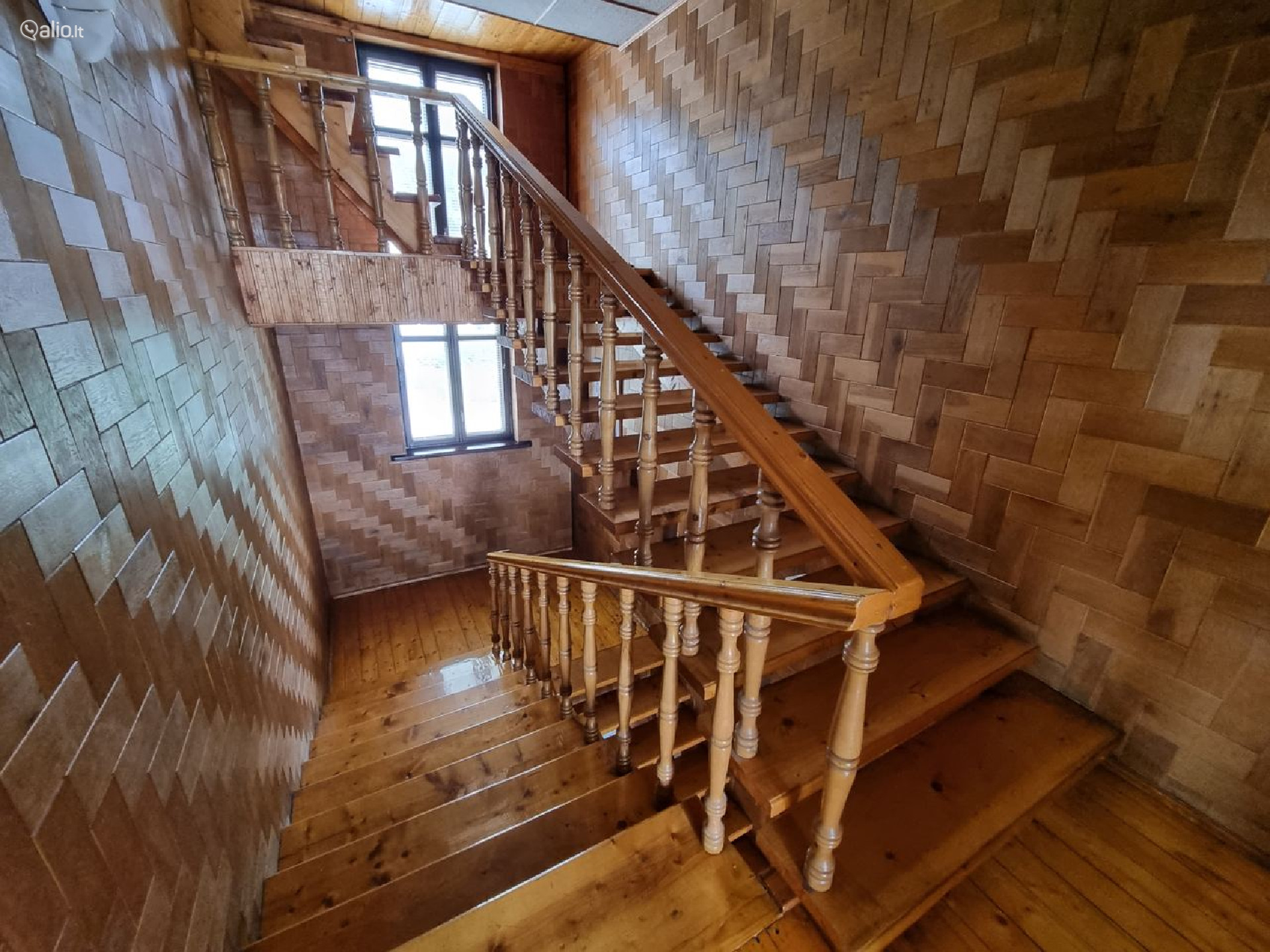 PARDUODAMAS ERDVUS NAMAS ŠALIA MIŠKO PANEVĖŽYJE