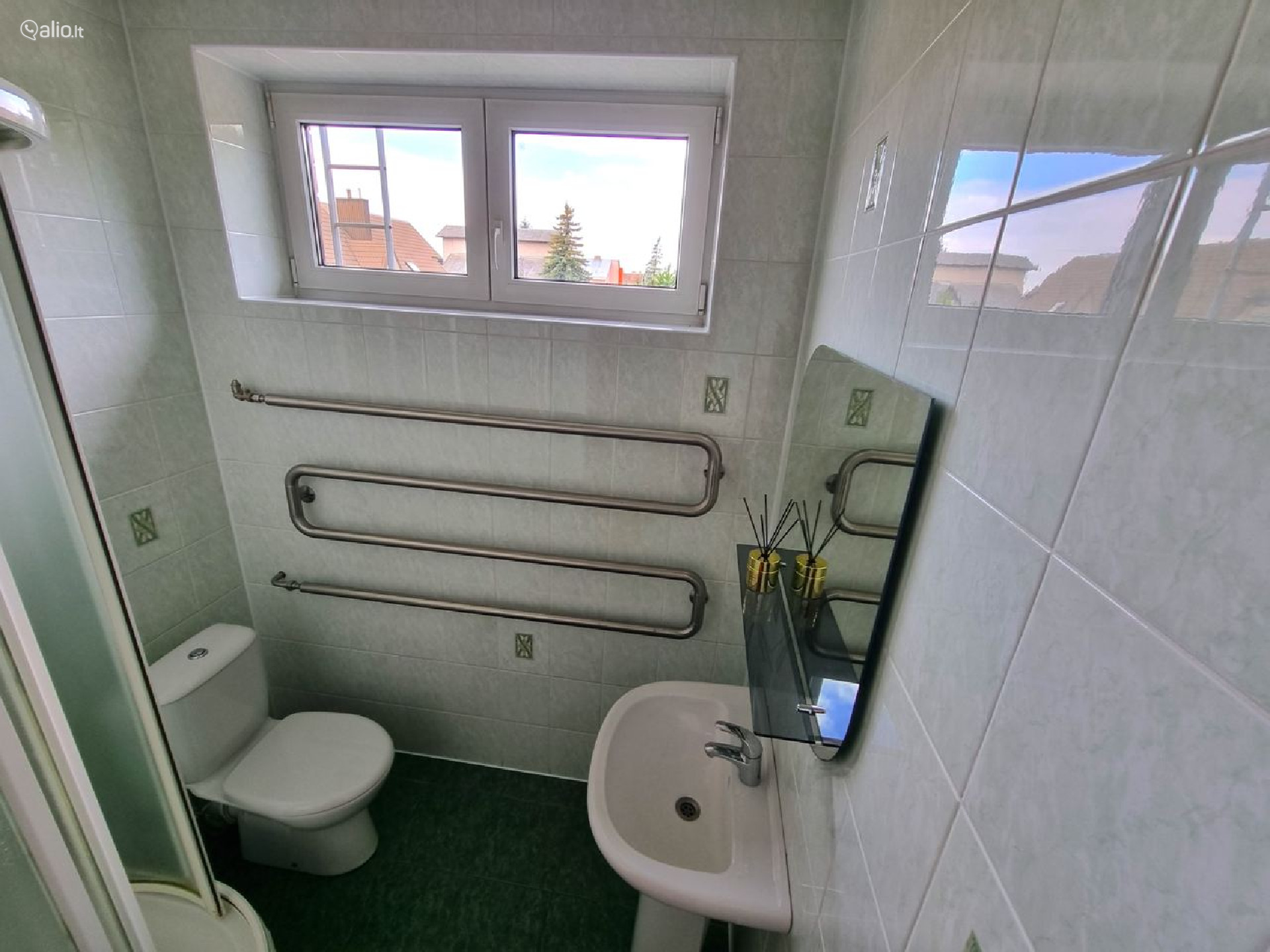 PARDUODAMAS ERDVUS NAMAS ŠALIA MIŠKO PANEVĖŽYJE