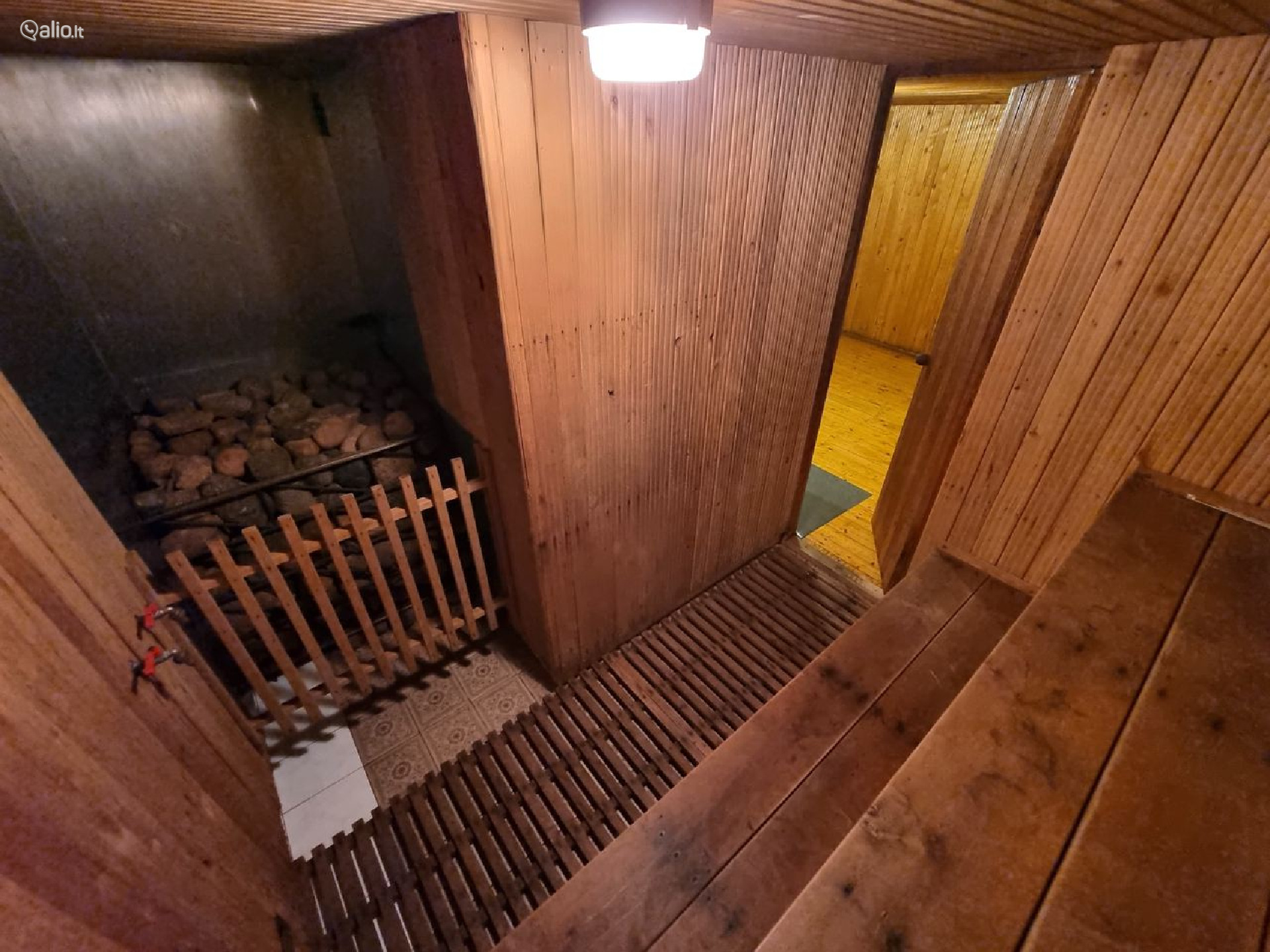 PARDUODAMAS ERDVUS NAMAS ŠALIA MIŠKO PANEVĖŽYJE