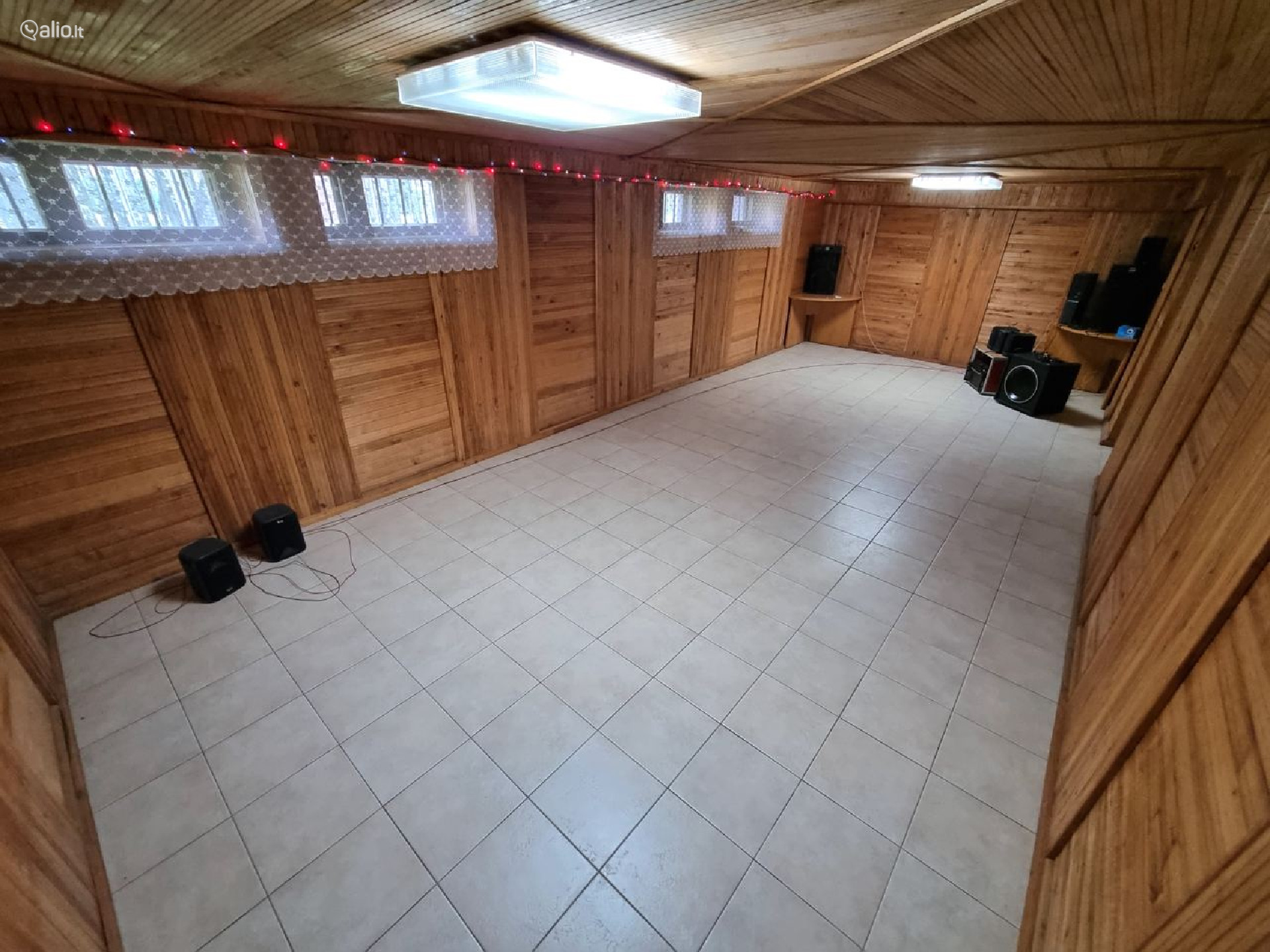 PARDUODAMAS ERDVUS NAMAS ŠALIA MIŠKO PANEVĖŽYJE