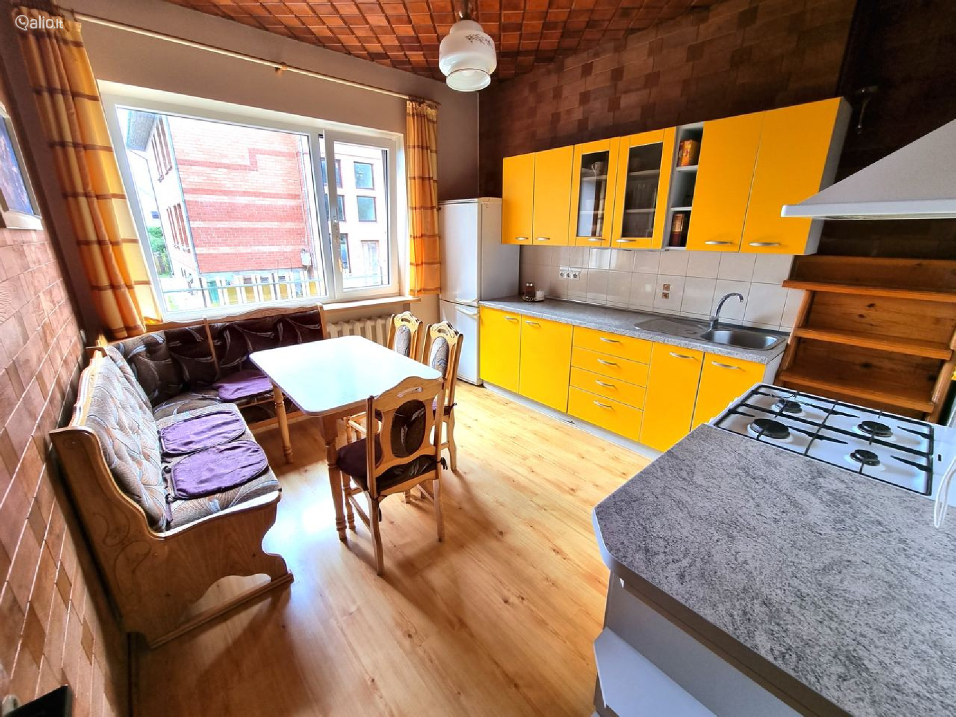 PARDUODAMAS ERDVUS NAMAS ŠALIA MIŠKO PANEVĖŽYJE