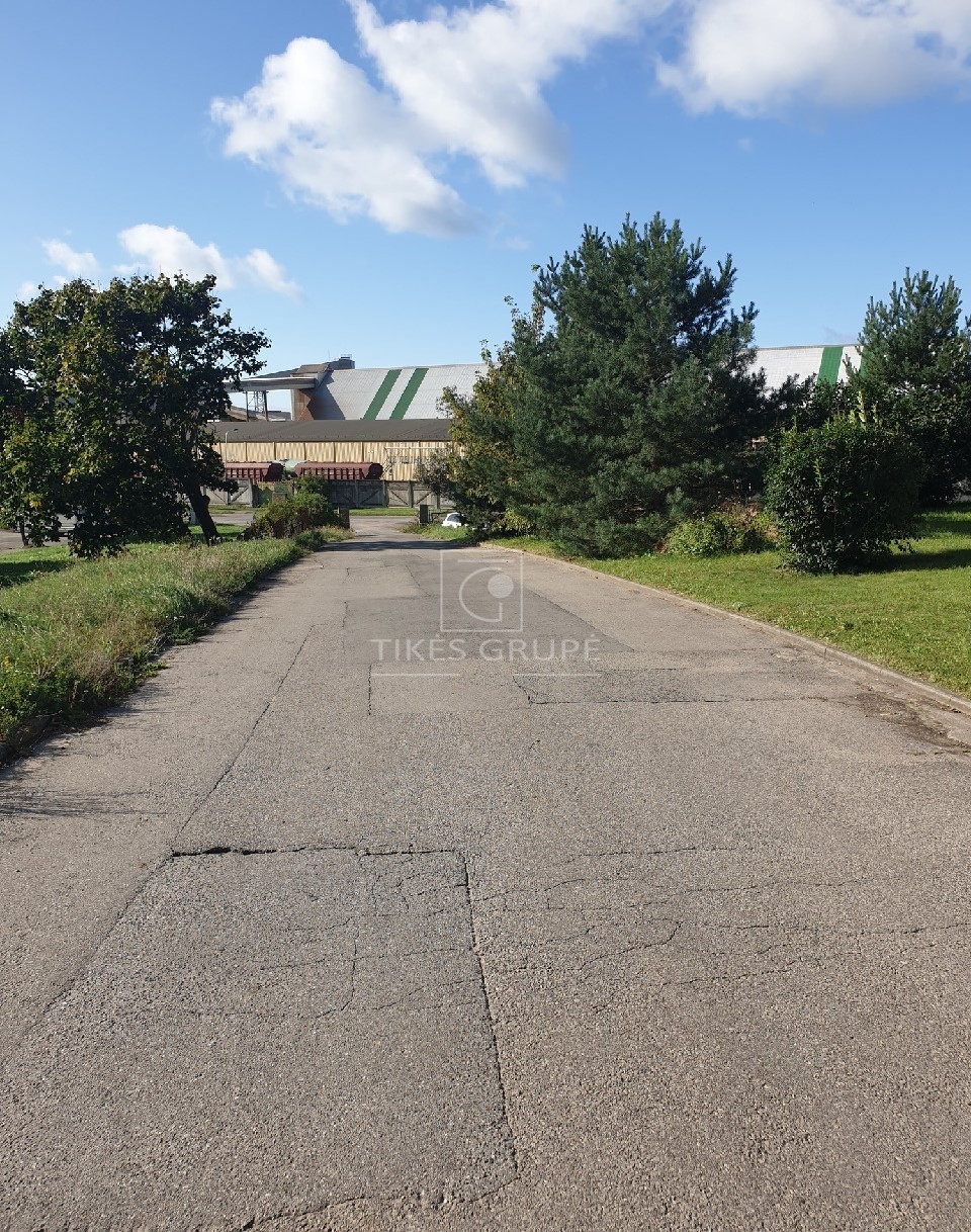 Klaipėdoje Sportininkų g., parduodama kiemo aikštelės dalis 45.18 arų.