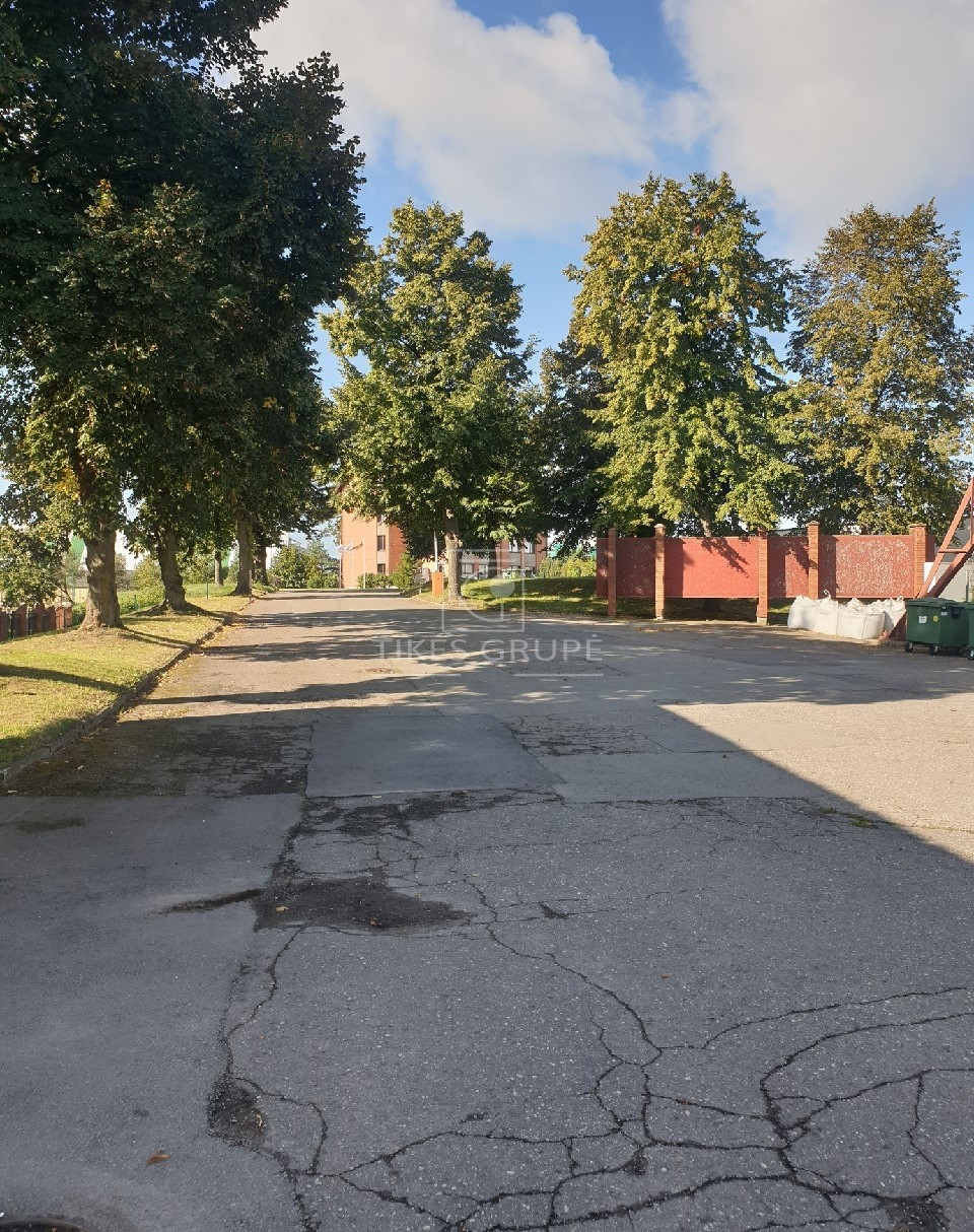 Klaipėdoje Sportininkų g., parduodama kiemo aikštelės dalis 45.18 arų.