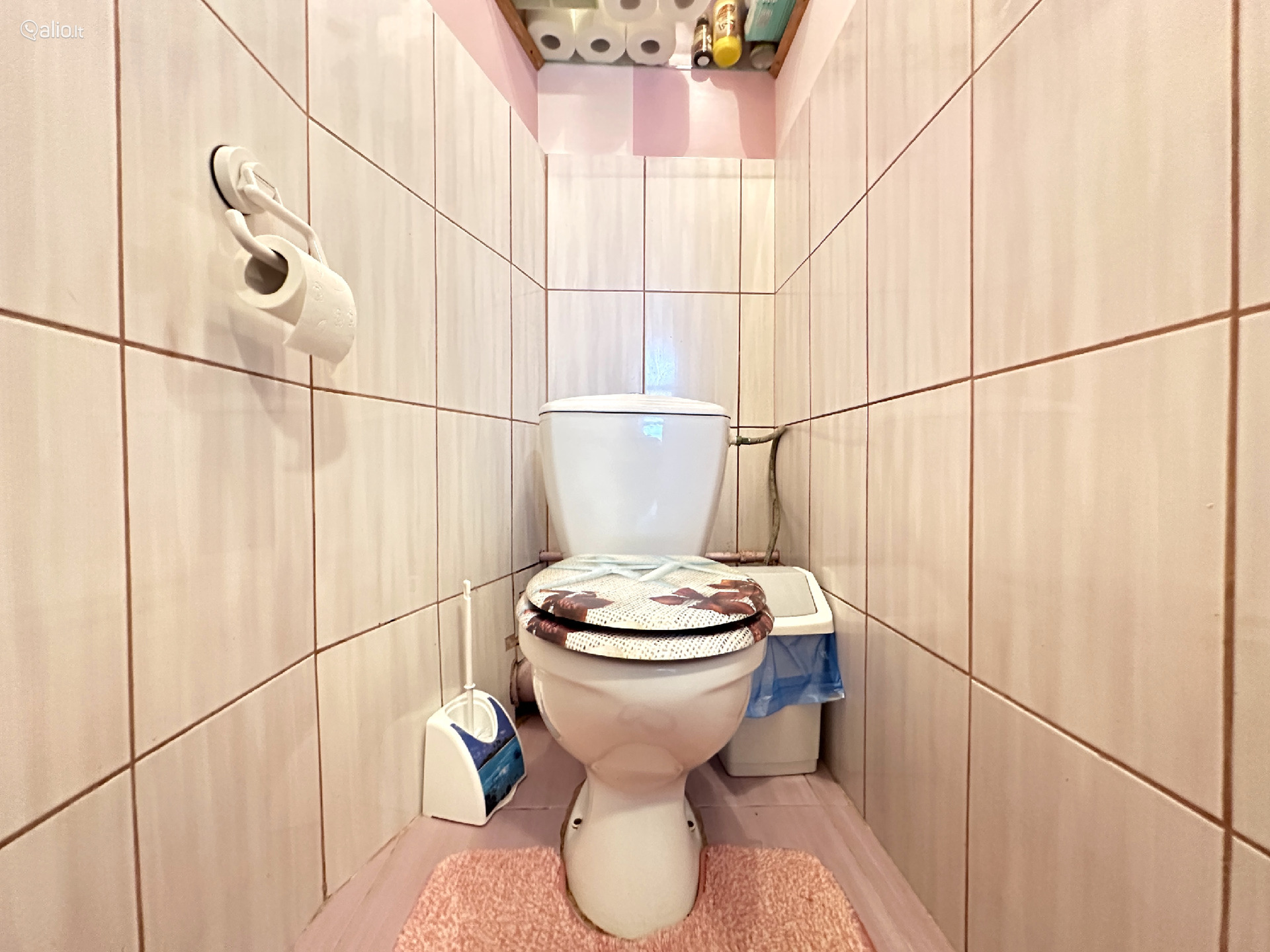 1-NO KAMBARIO BUTAS SU HOLU KRETINGOJE