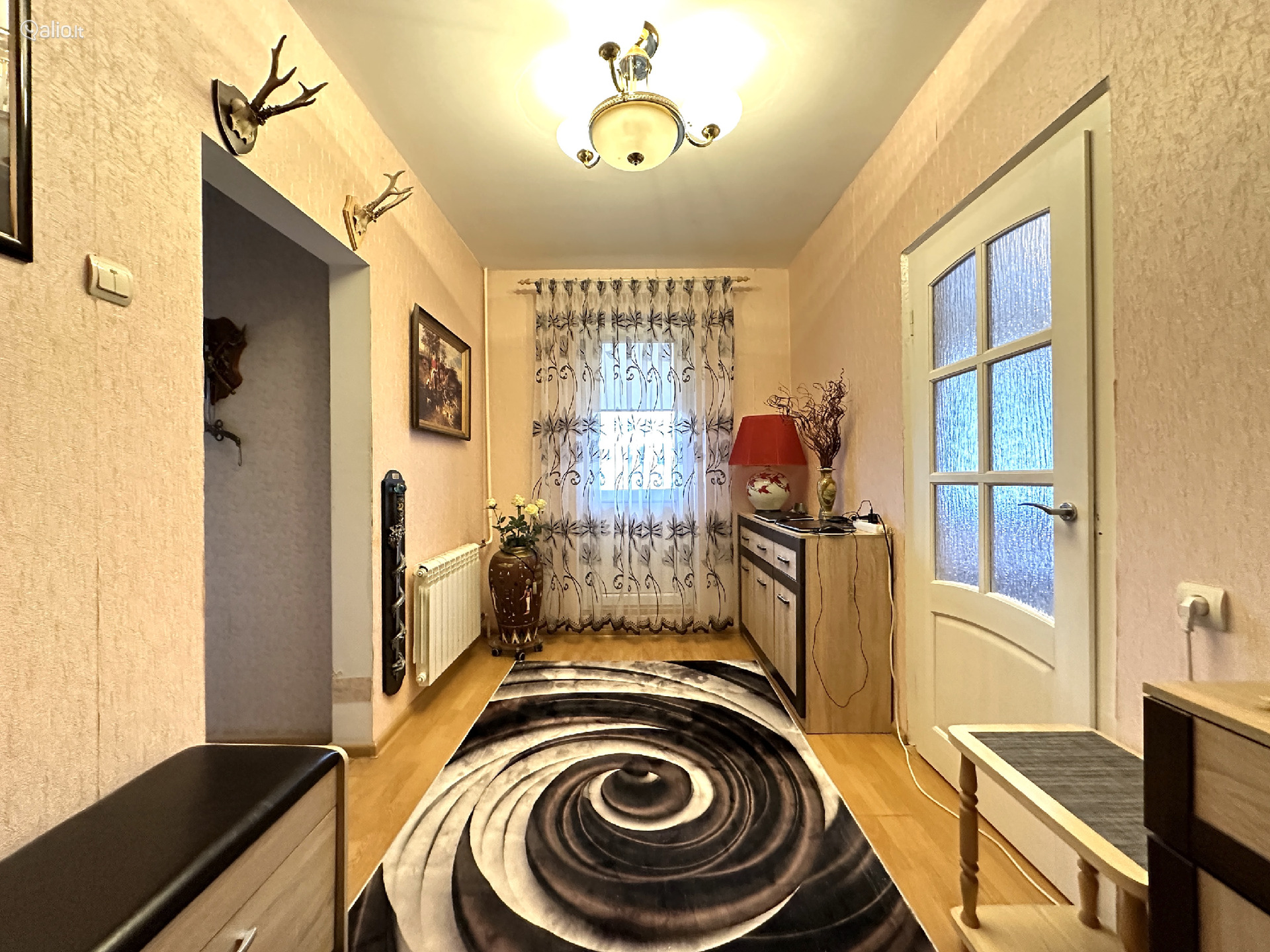 1-NO KAMBARIO BUTAS SU HOLU KRETINGOJE