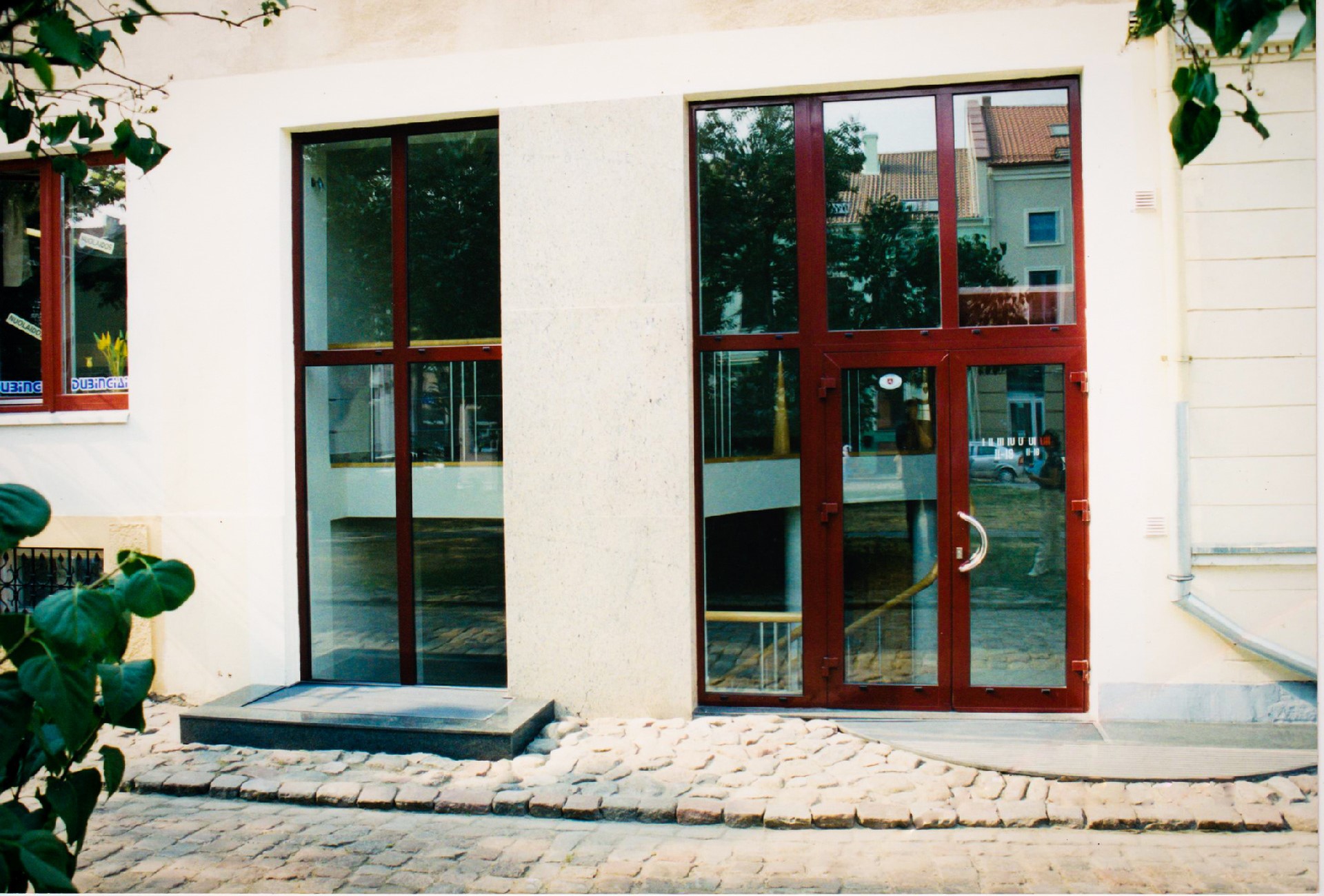 Pačioje Klaipėdos miesto širdyje, Tiltų g. nuomojamos komercinės paskirties patalpos.