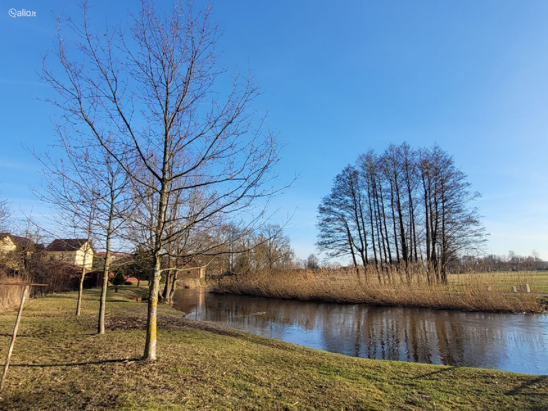 2 K. BUTAS PIRMAME AUKŠTE MARIJAMPOLĖS R. ŠALIA UPĖS