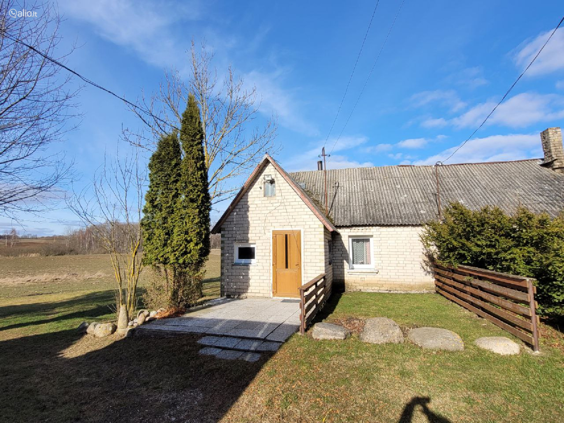 PARDUODAMA SODYBA VIENKIEMYJE LAZDIJŲ R. SAV., STEBULIŲ K.