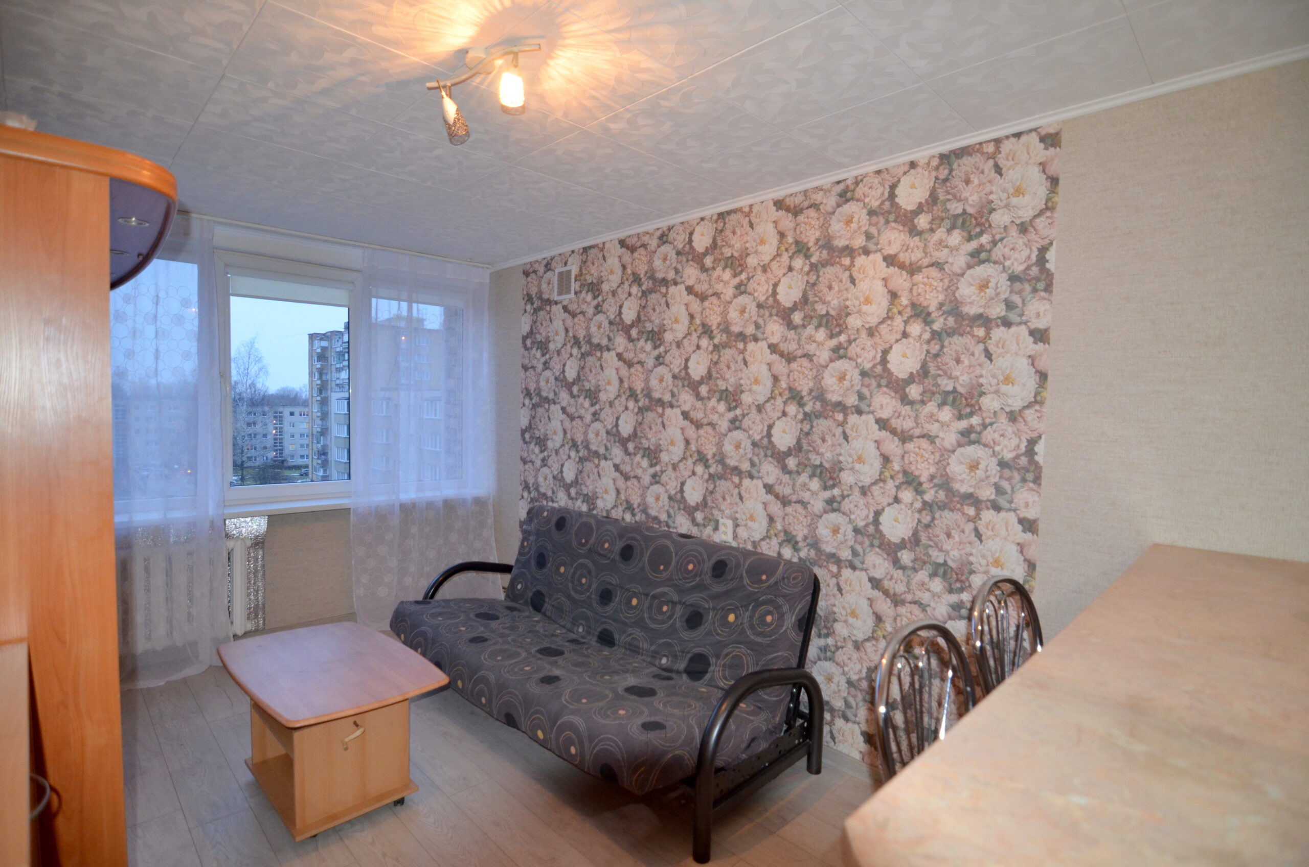 Parduodamas 1 kambario butas bendrabutyje, Plungėje.