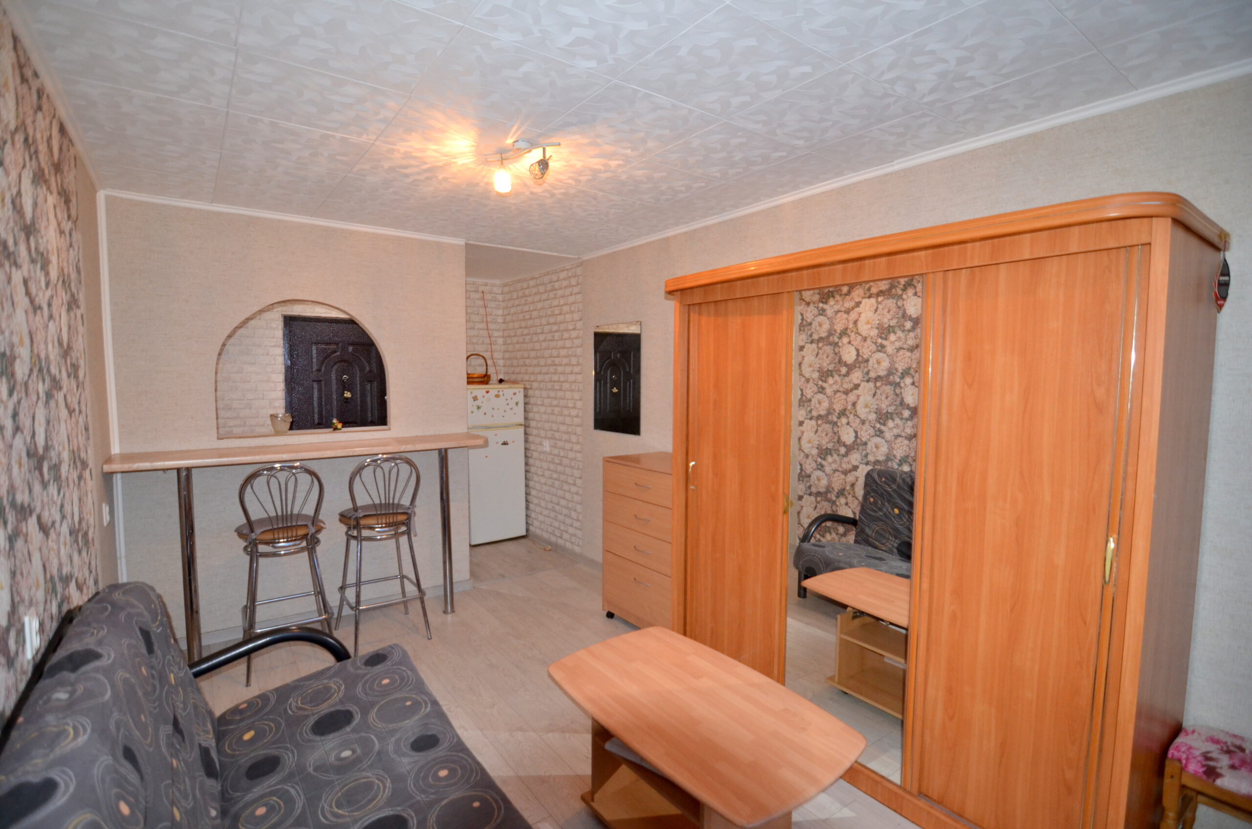 Parduodamas 1 kambario butas bendrabutyje, Plungėje.